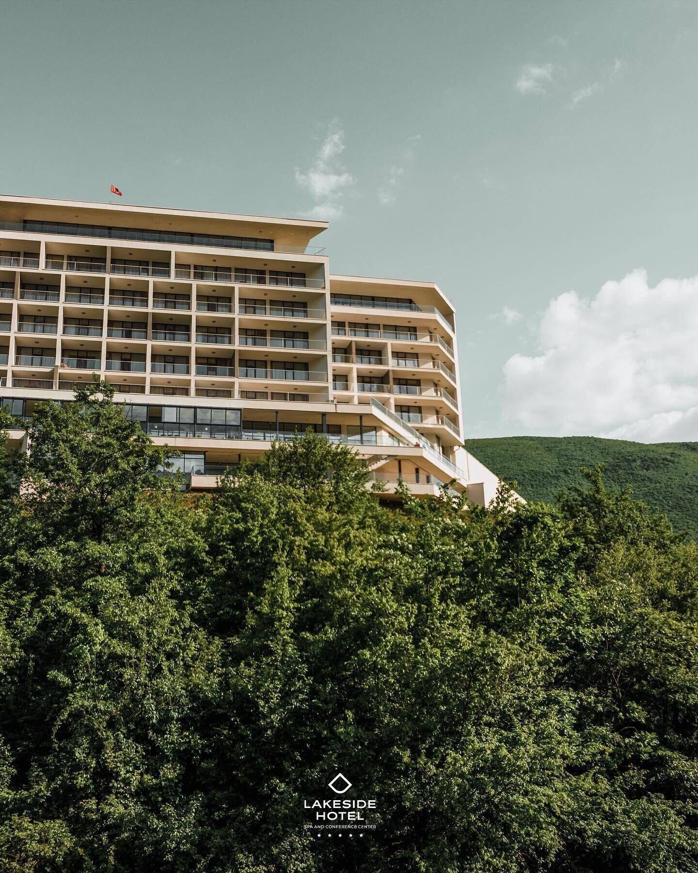 Vista Exterior Lakeside Hotel