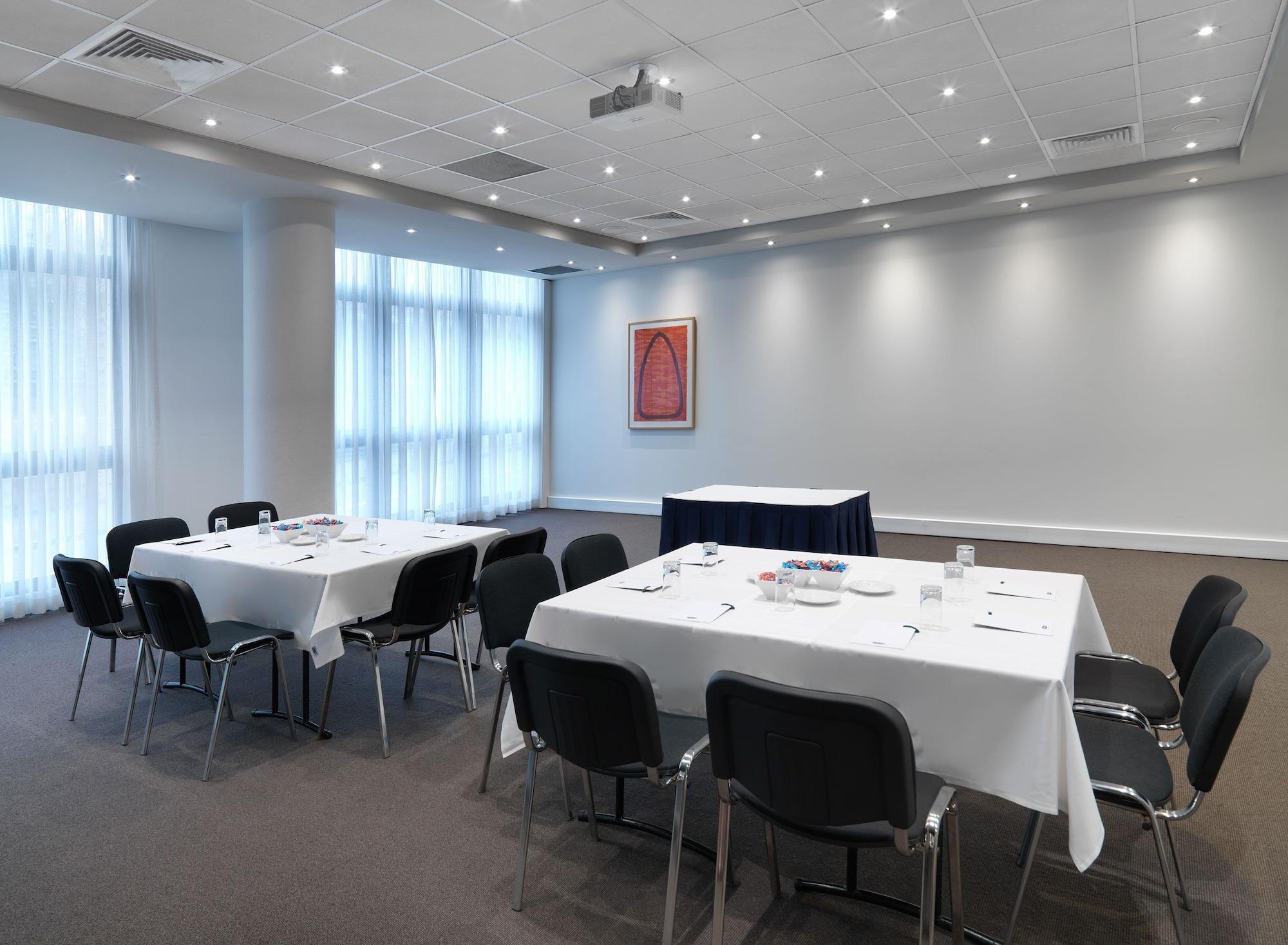 Sala de Reuniones Adina Apartment Hotel Sydney Darling Harbour
