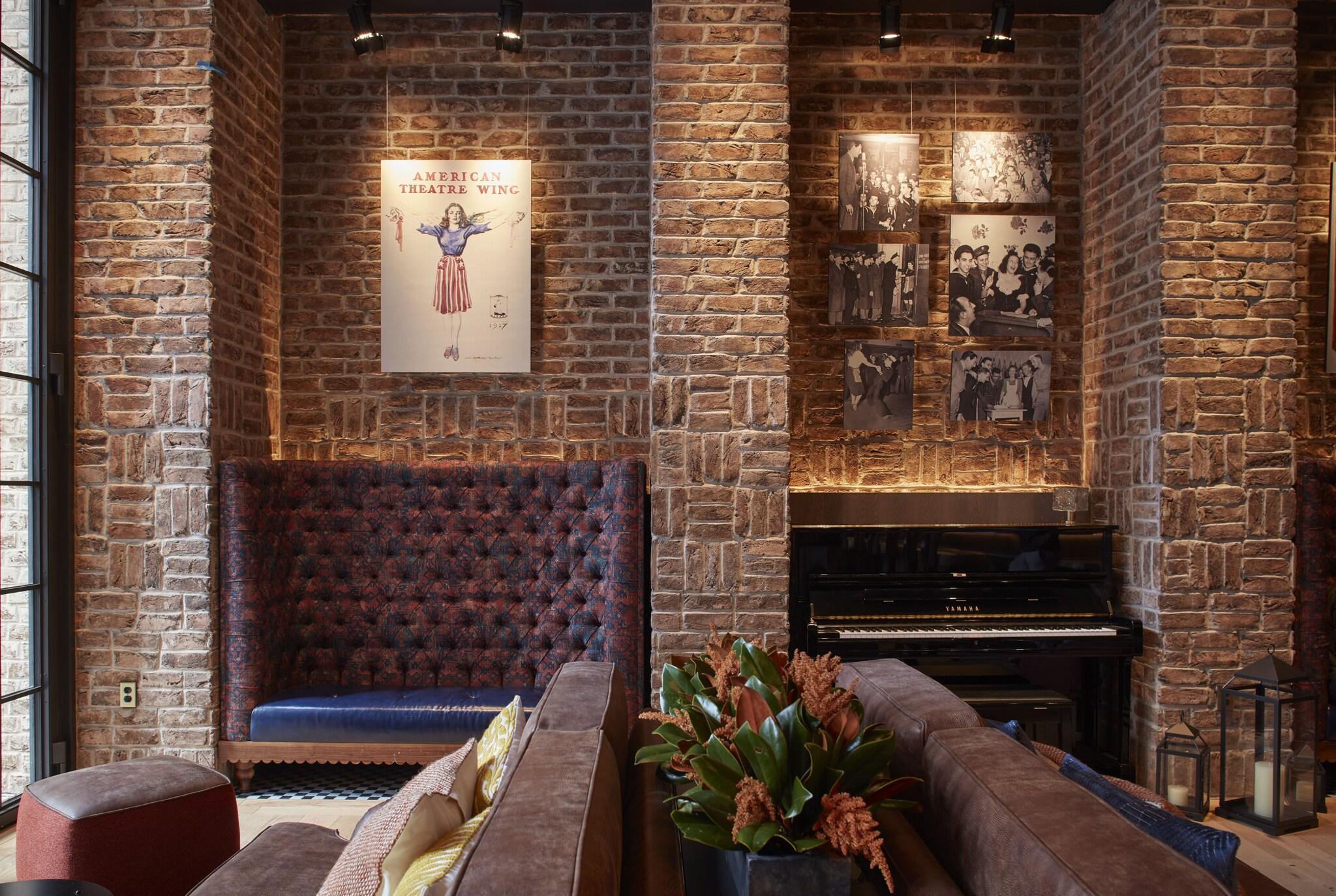 Vista Lobby CIVILIAN Hotel