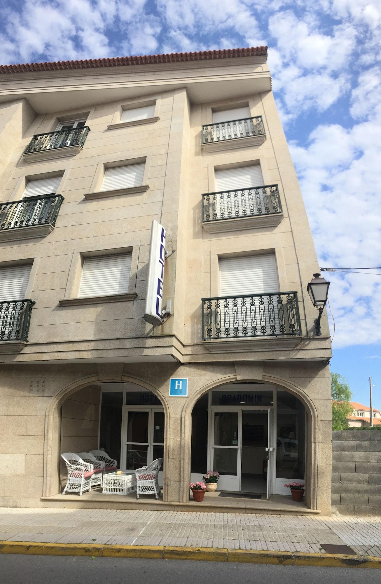 Vista Exterior Hotel Bradomin