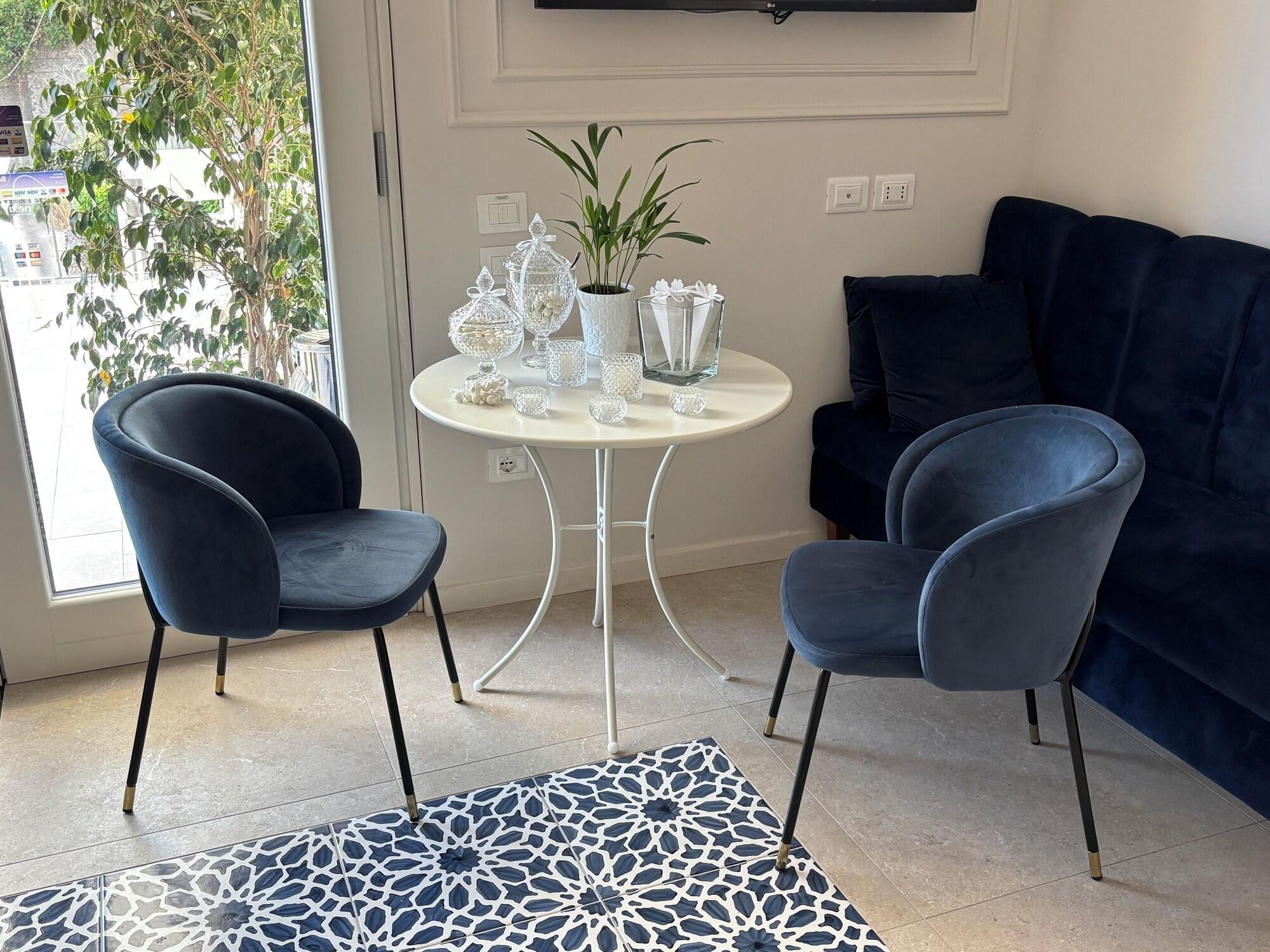Vista Lobby Blue Boutique