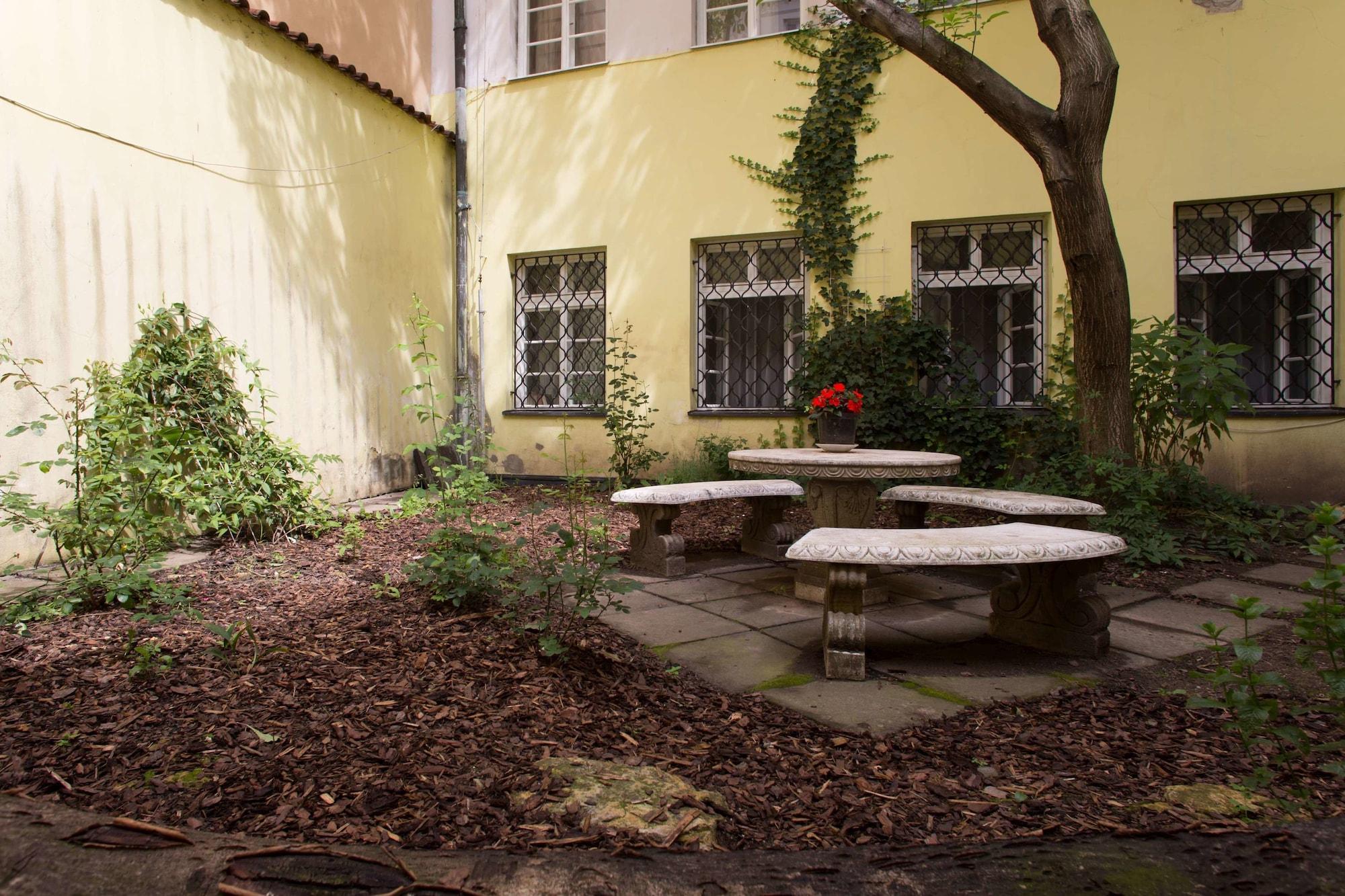 Vista Exterior Prague Siesta Apartments