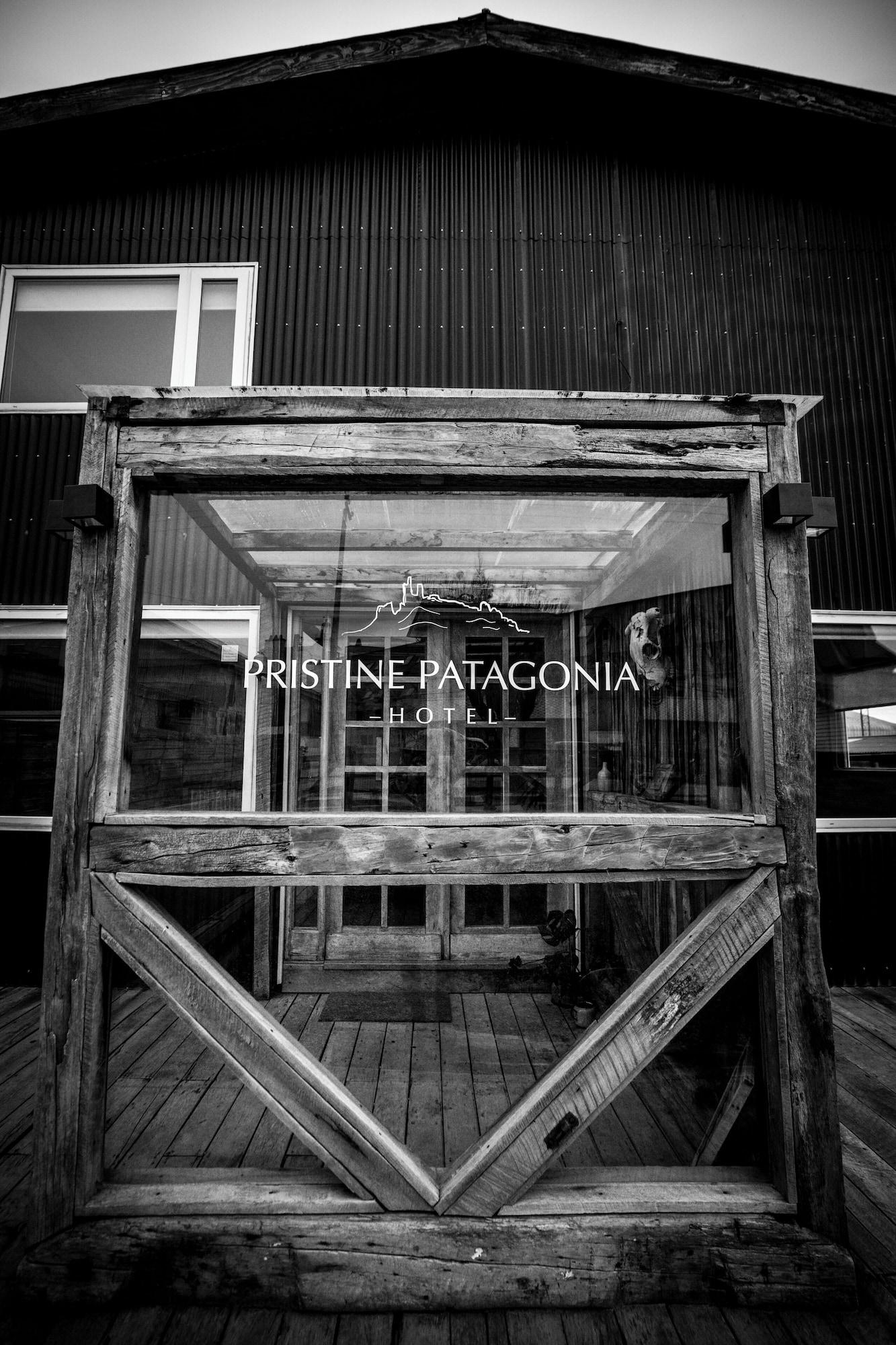 Varios Pristine Patagonia Hotel