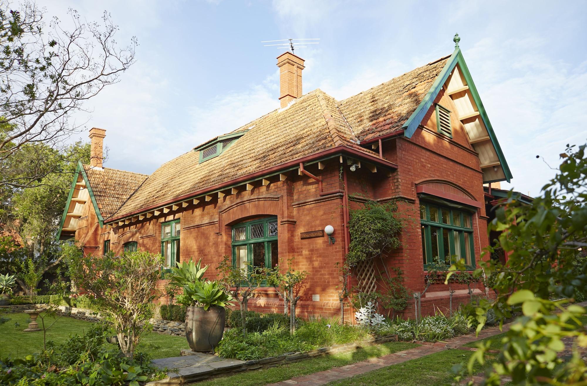 Vista Exterior Buxton Manor