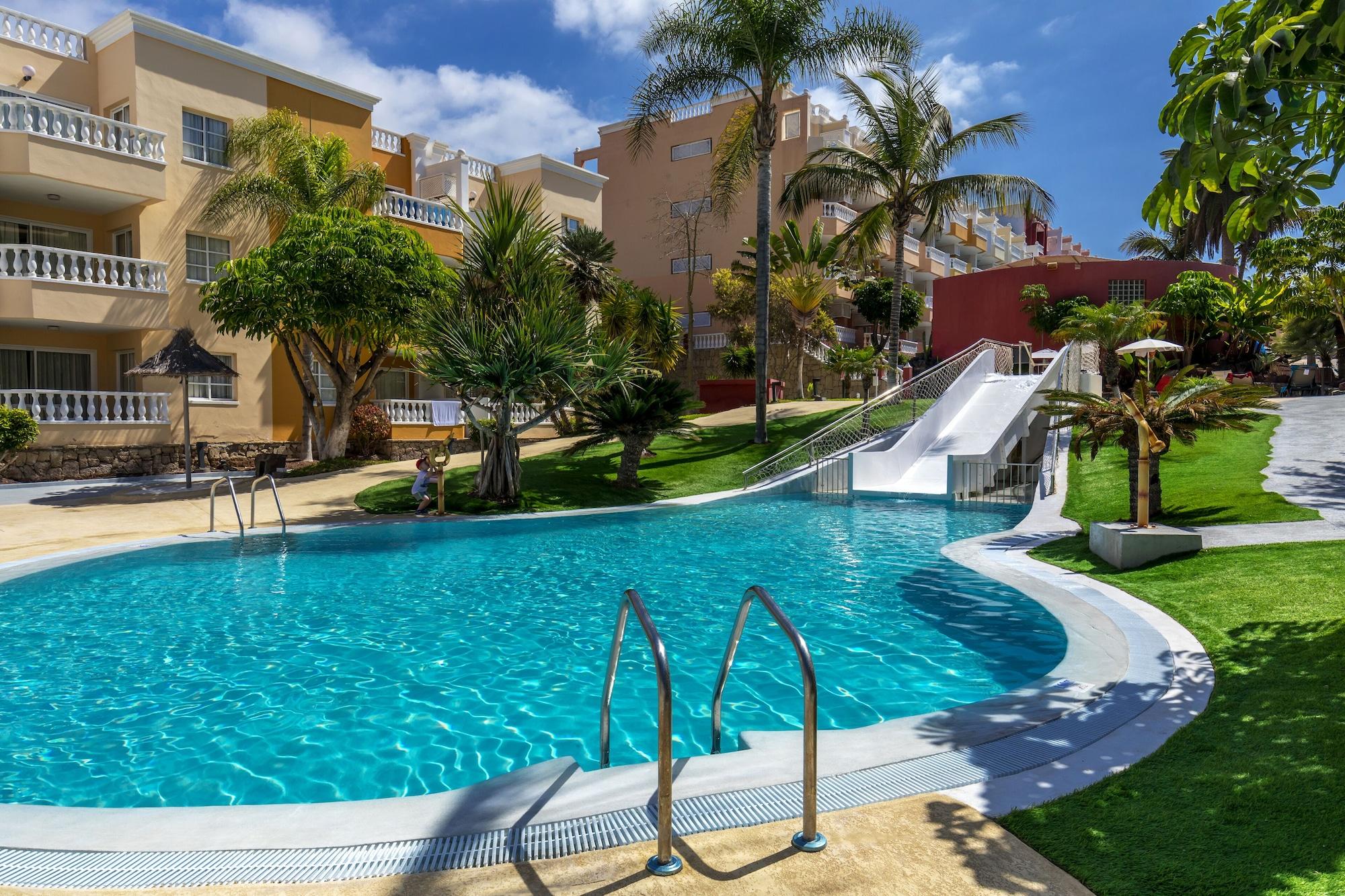 Vista Piscina Allegro Isora