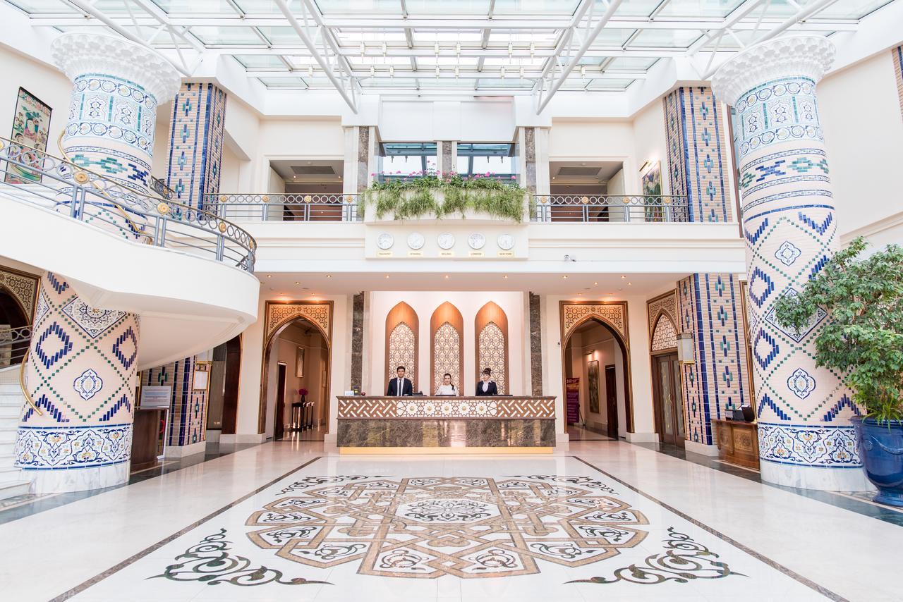 Vista Lobby City Palace Hotel
