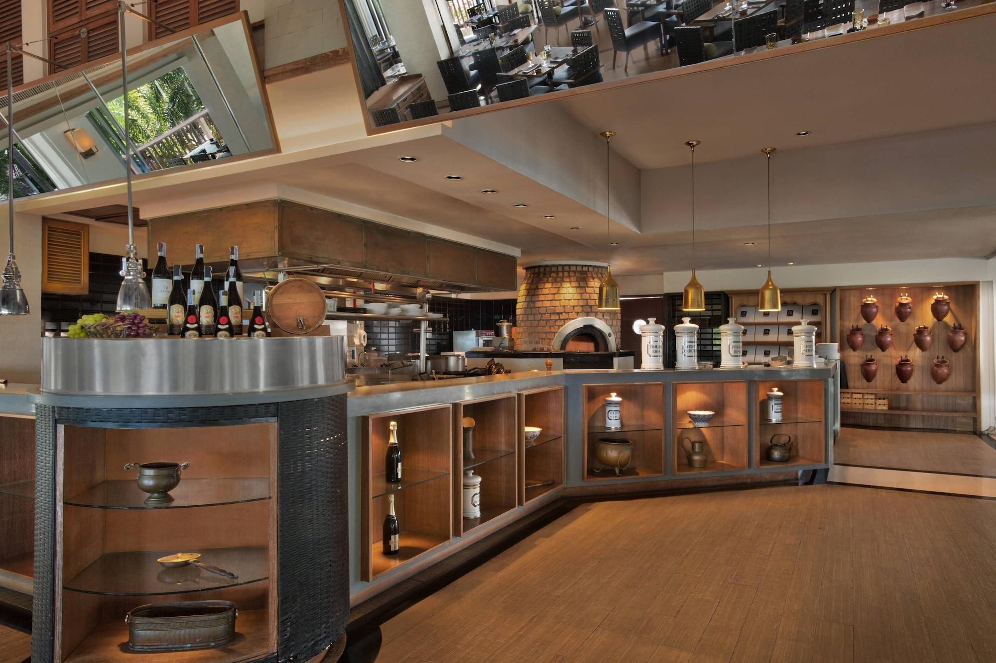 Restaurant Marriott's Phuket Beach Club