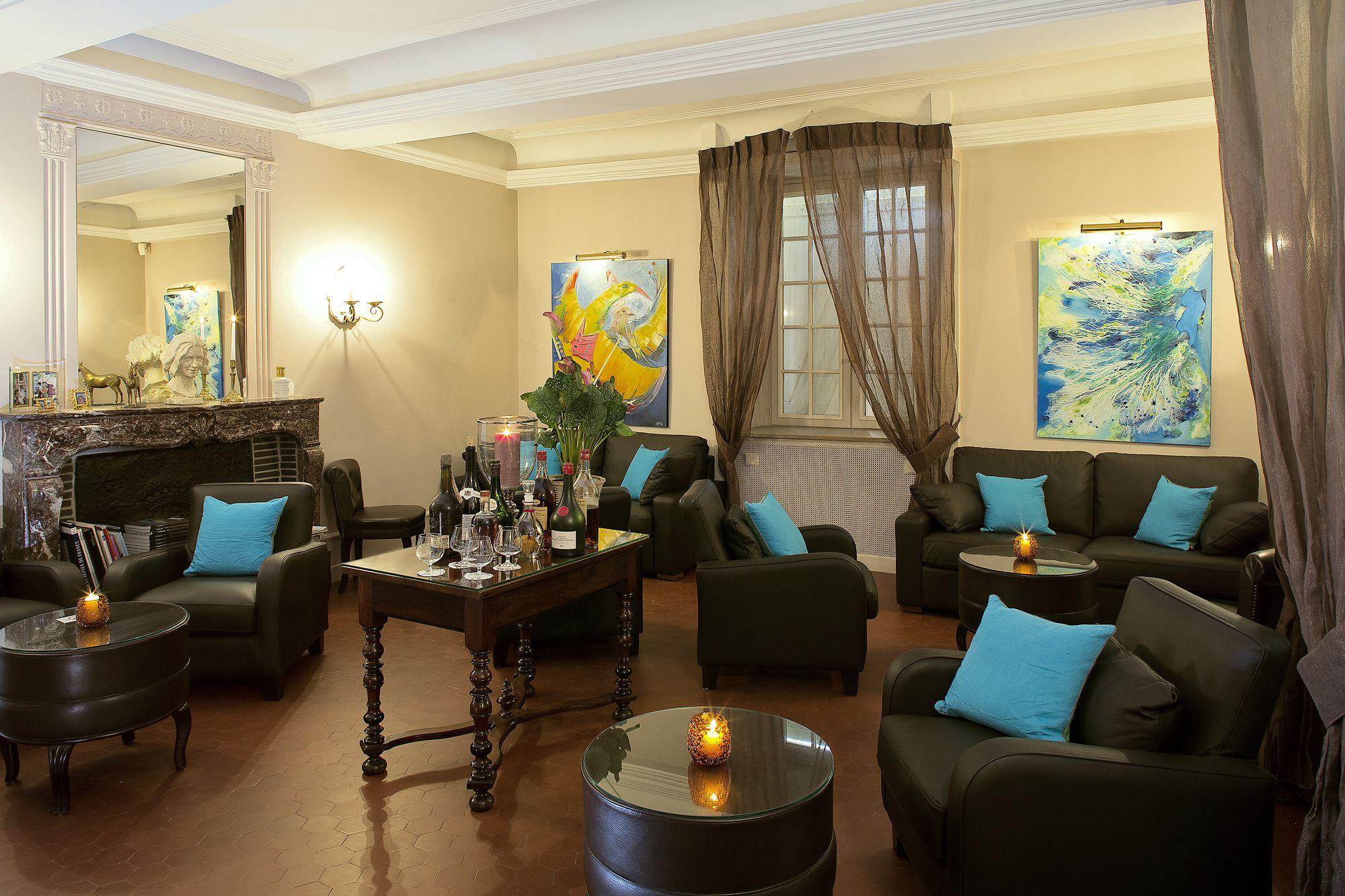 Vista Lobby Chateau de Fleurville