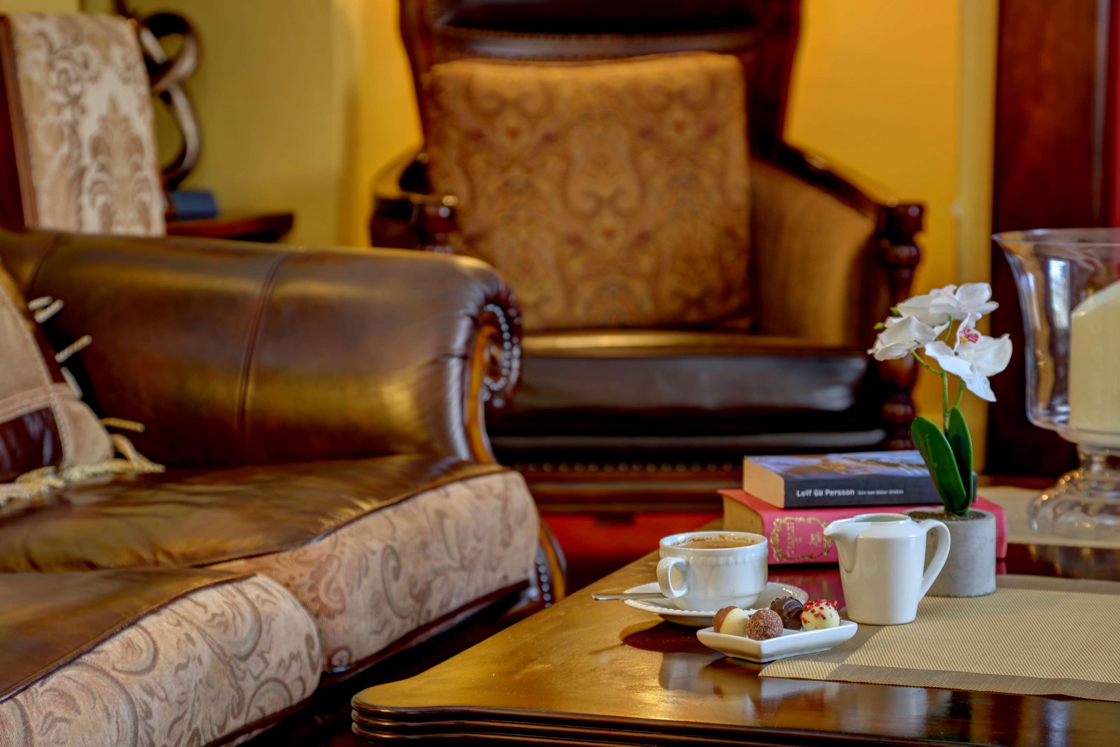 Vista Lobby Best Western Henbury Lodge Hotel