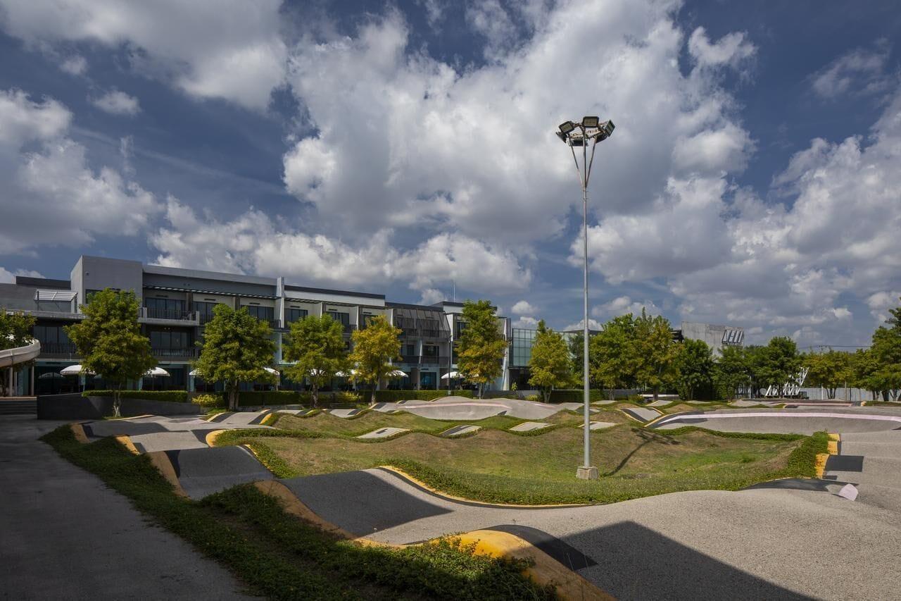 Vista Exterior The VELO'S hotel and BMX Pump Track