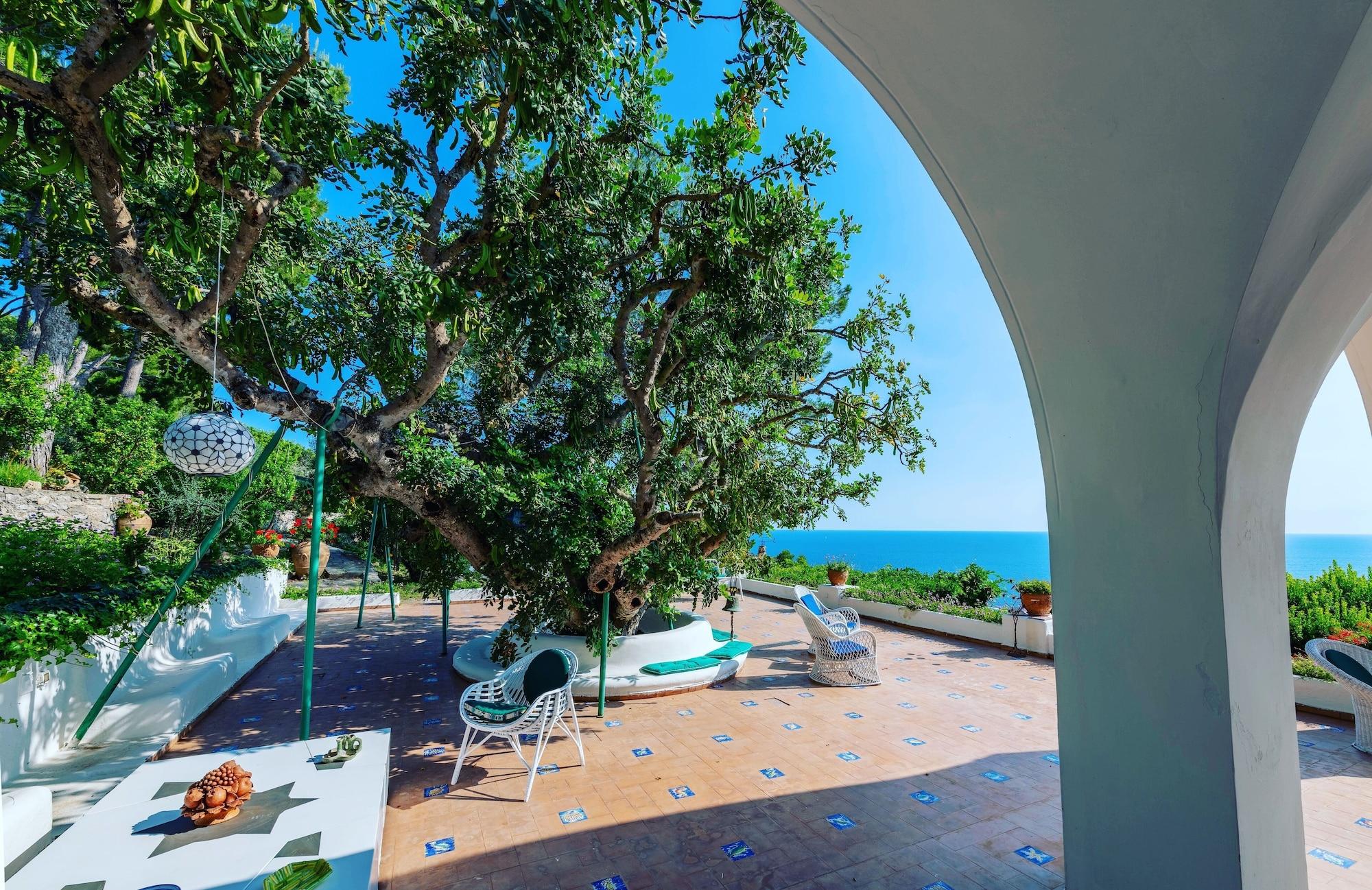 Vista Exterior Il Carrubo Capri