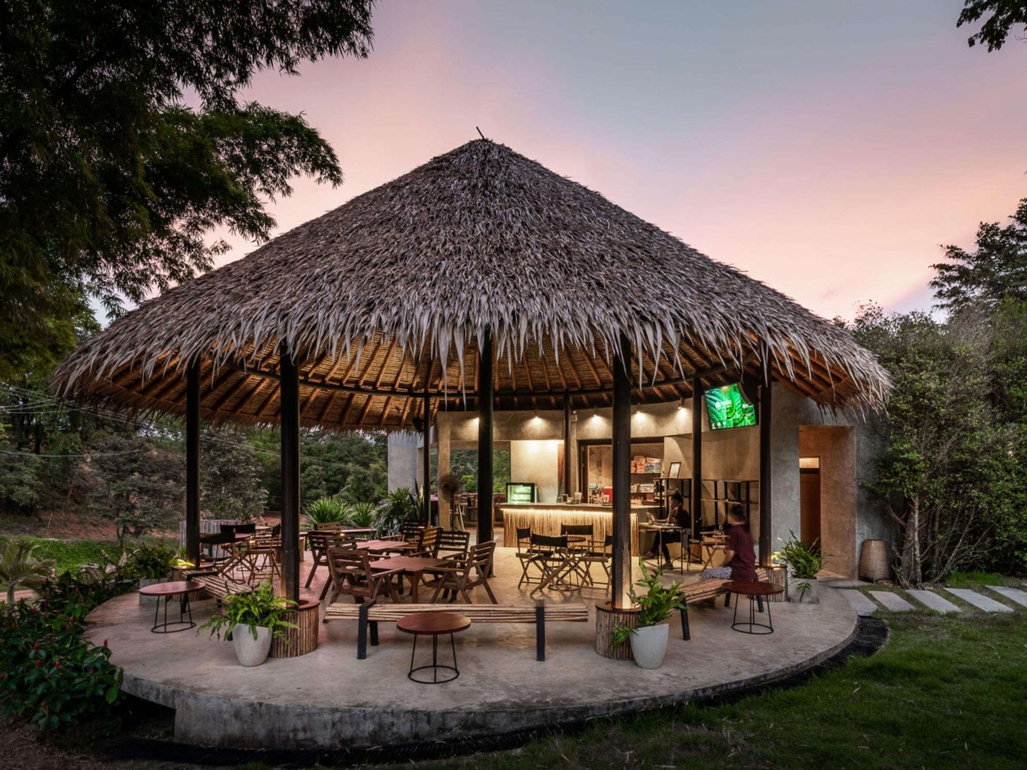 Bar/Salón Phapok Eco Resort