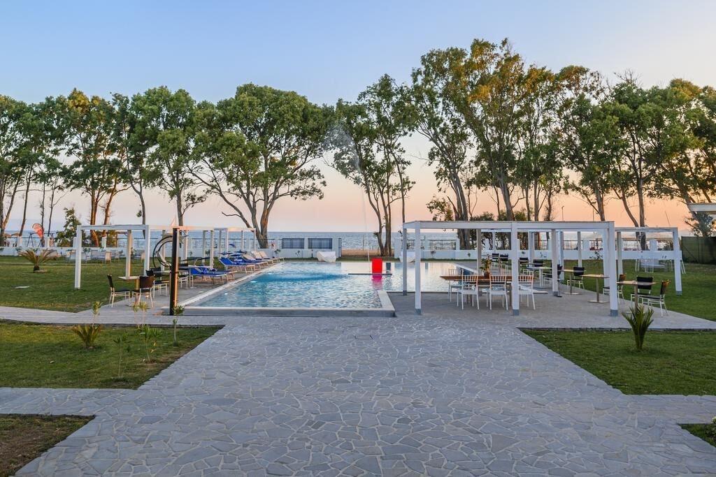 Varios Hotel Lido Beach