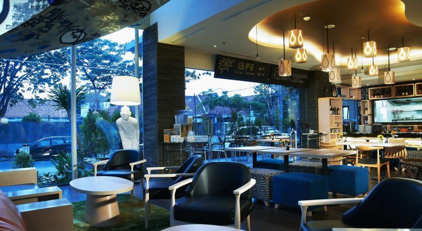 Bar/Salón Regantris Surabaya