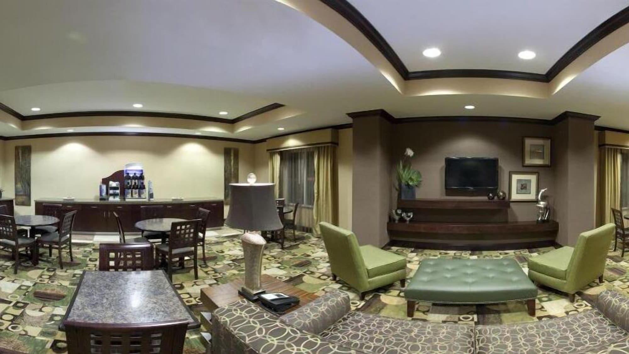 Vista Lobby Holiday Inn Express & Suites El Paso West by IHG