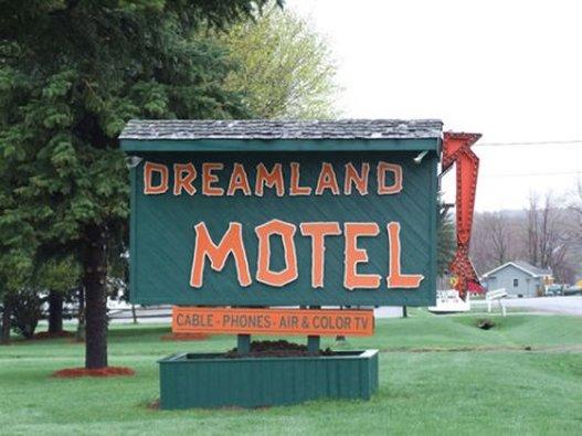 Varios Dreamland Motel