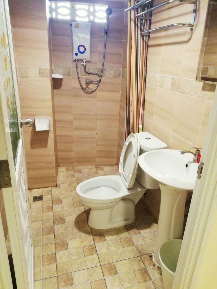 Baño J. P. Inn Pattaya Boutique Hotel
