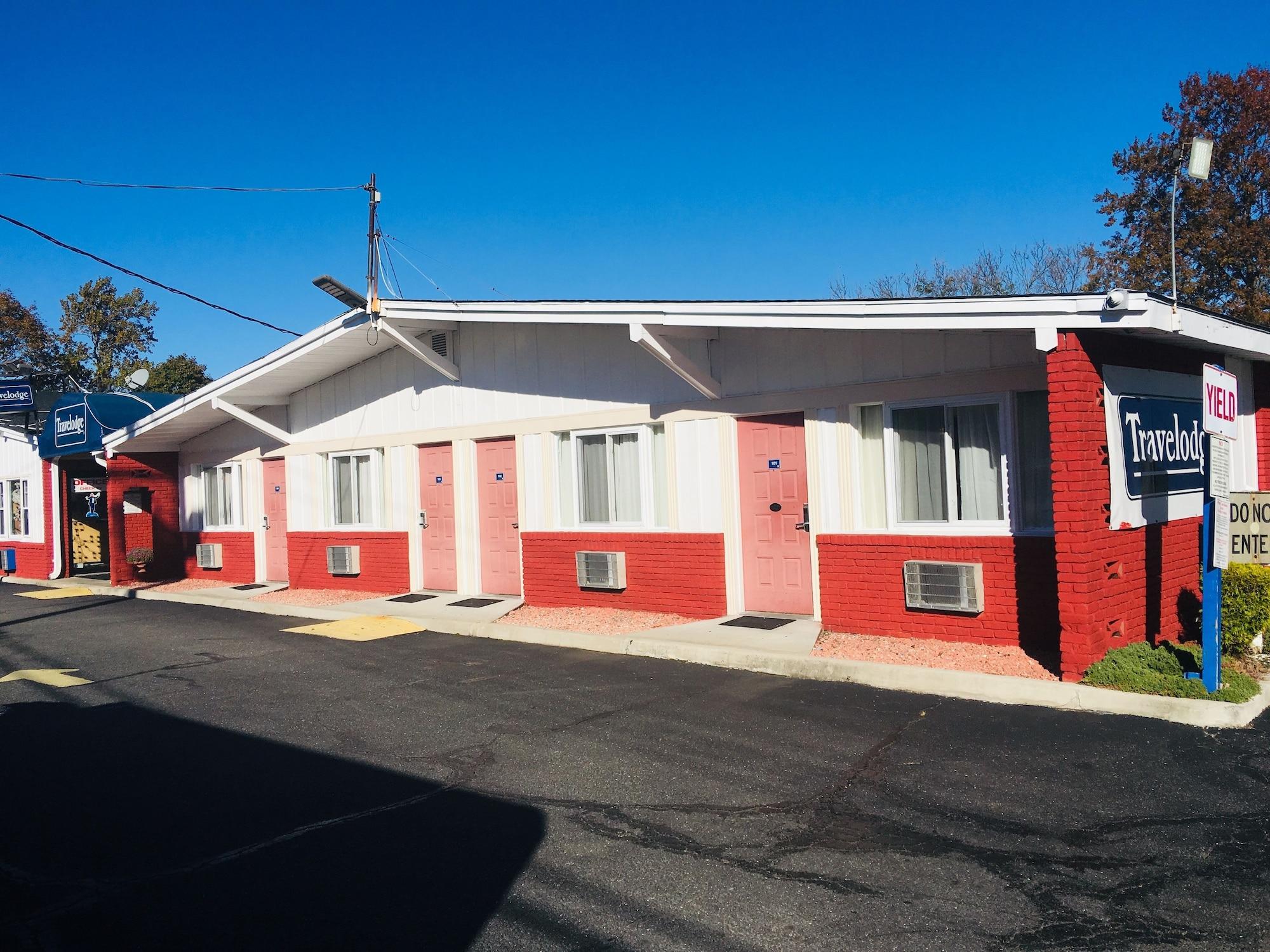 Varios Travelodge by Wyndham Bay Shore Long Island