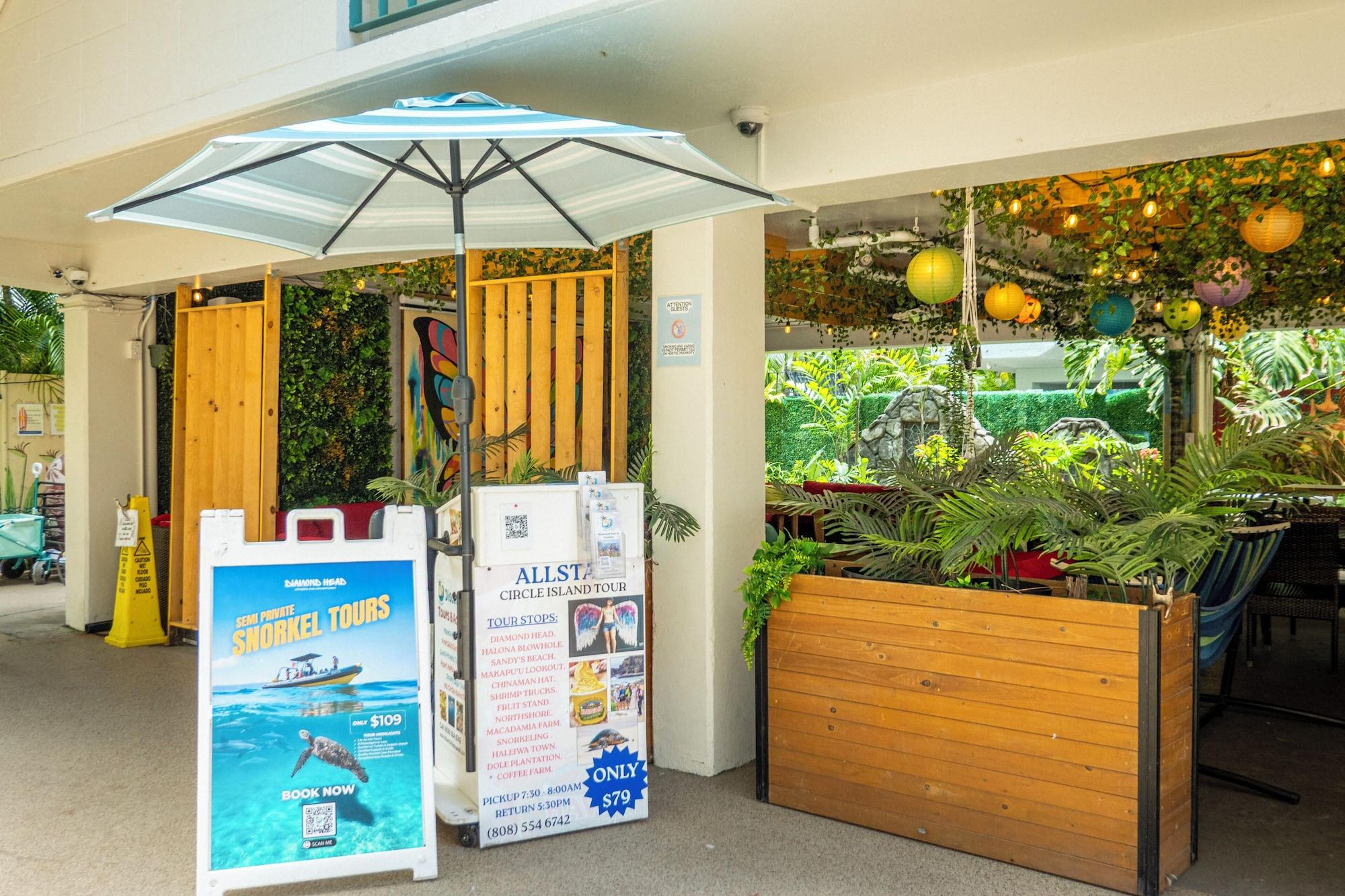 Vista Lobby Waikiki Beachside Hostel