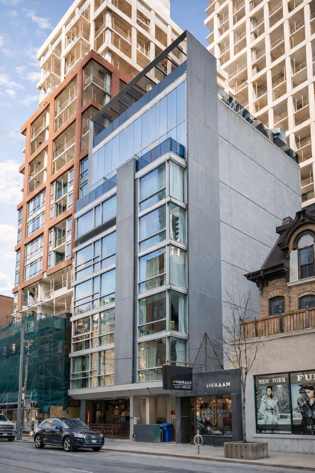 Varios Nester Finn Entertainment District