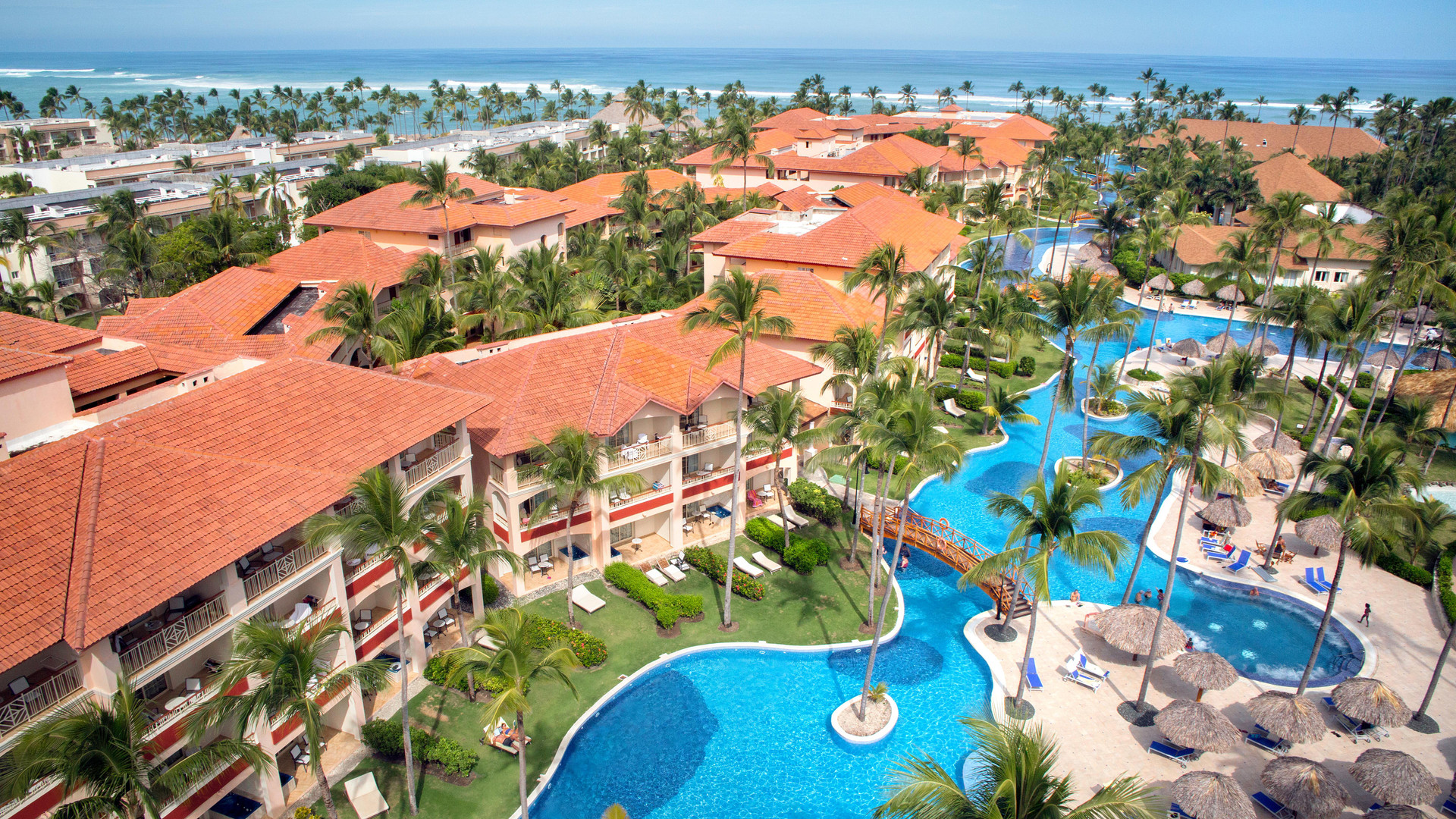 Vista Exterior Majestic Colonial Punta Cana All Inclusive