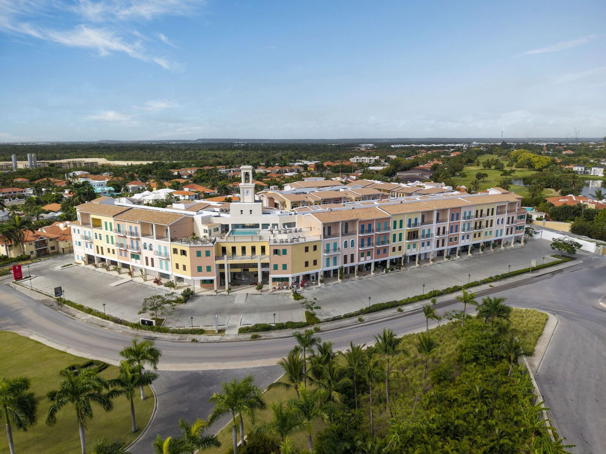 Vista Exterior Reserva Real by Harper