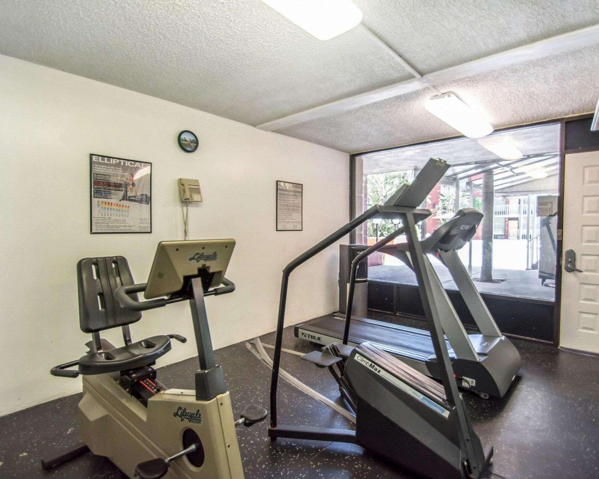 Gimnasio Quality Inn & Suites at Tropicana Field