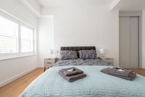 Alquiler Vacacional - Exquisite 3BR Duplex Apartment, Air-con& Amenities