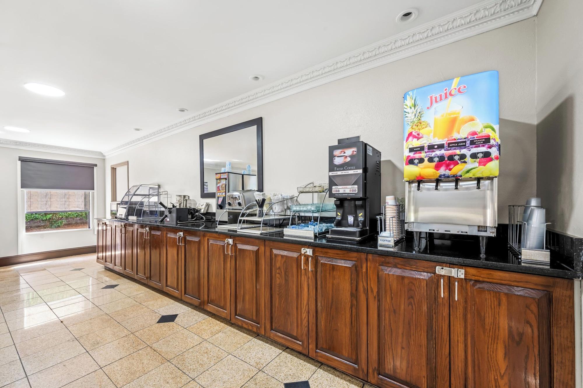 Restaurant Red Roof PLUS+ Henderson