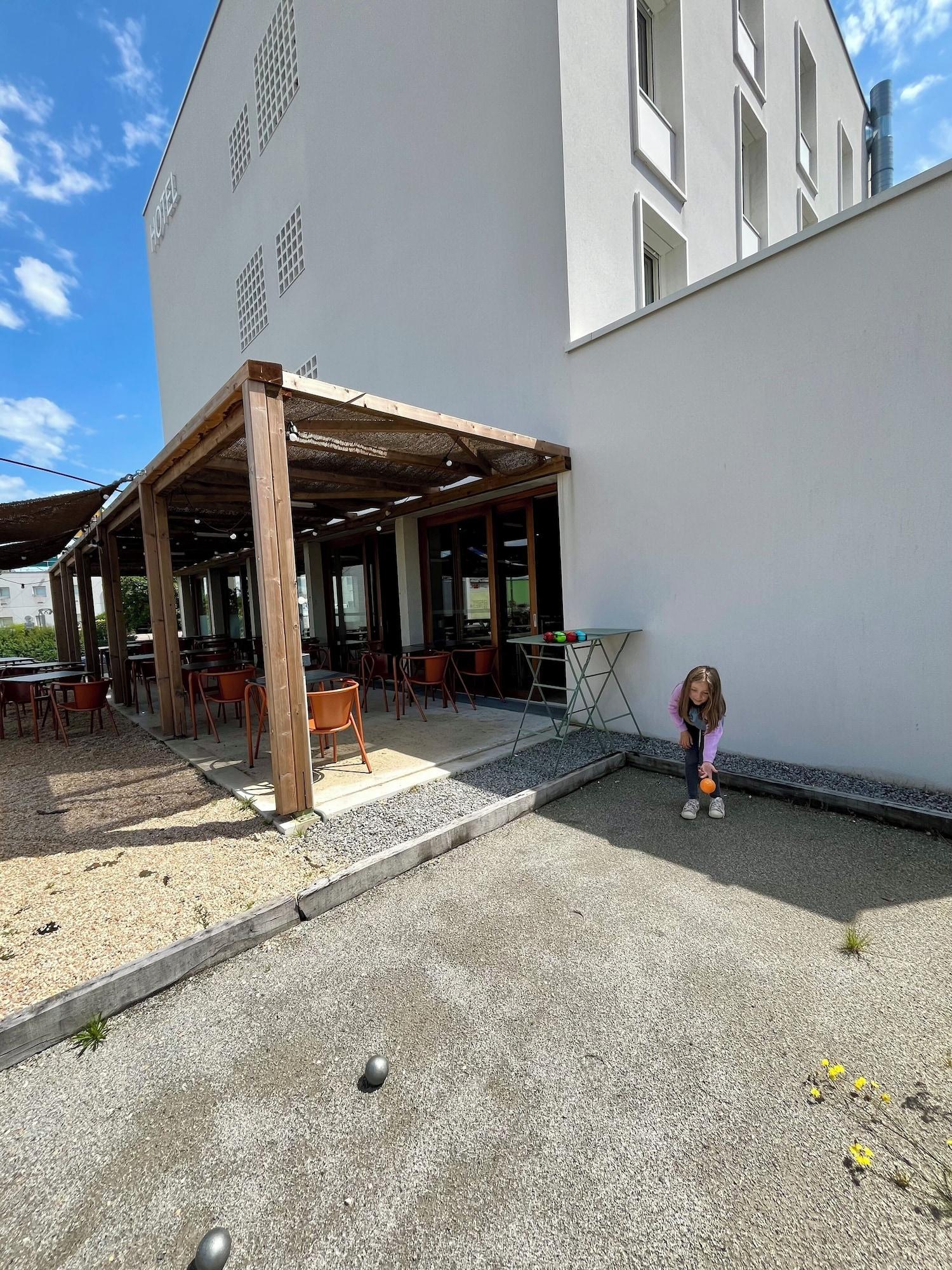 Instalaciones Recreativas greet hotel Limoges Nord