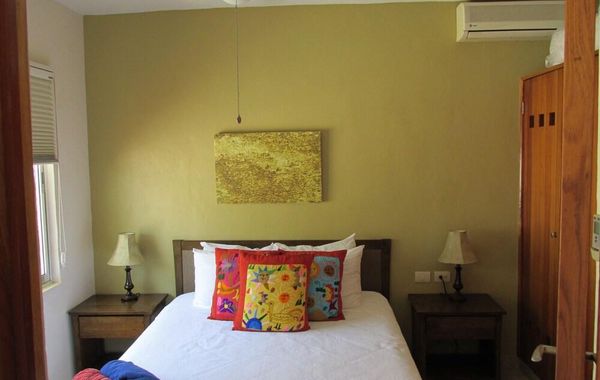Perfect central location on the Malecon with stunning ocean views & a pool - Hoteles cerca de Playa Norte en Isla Mujeres