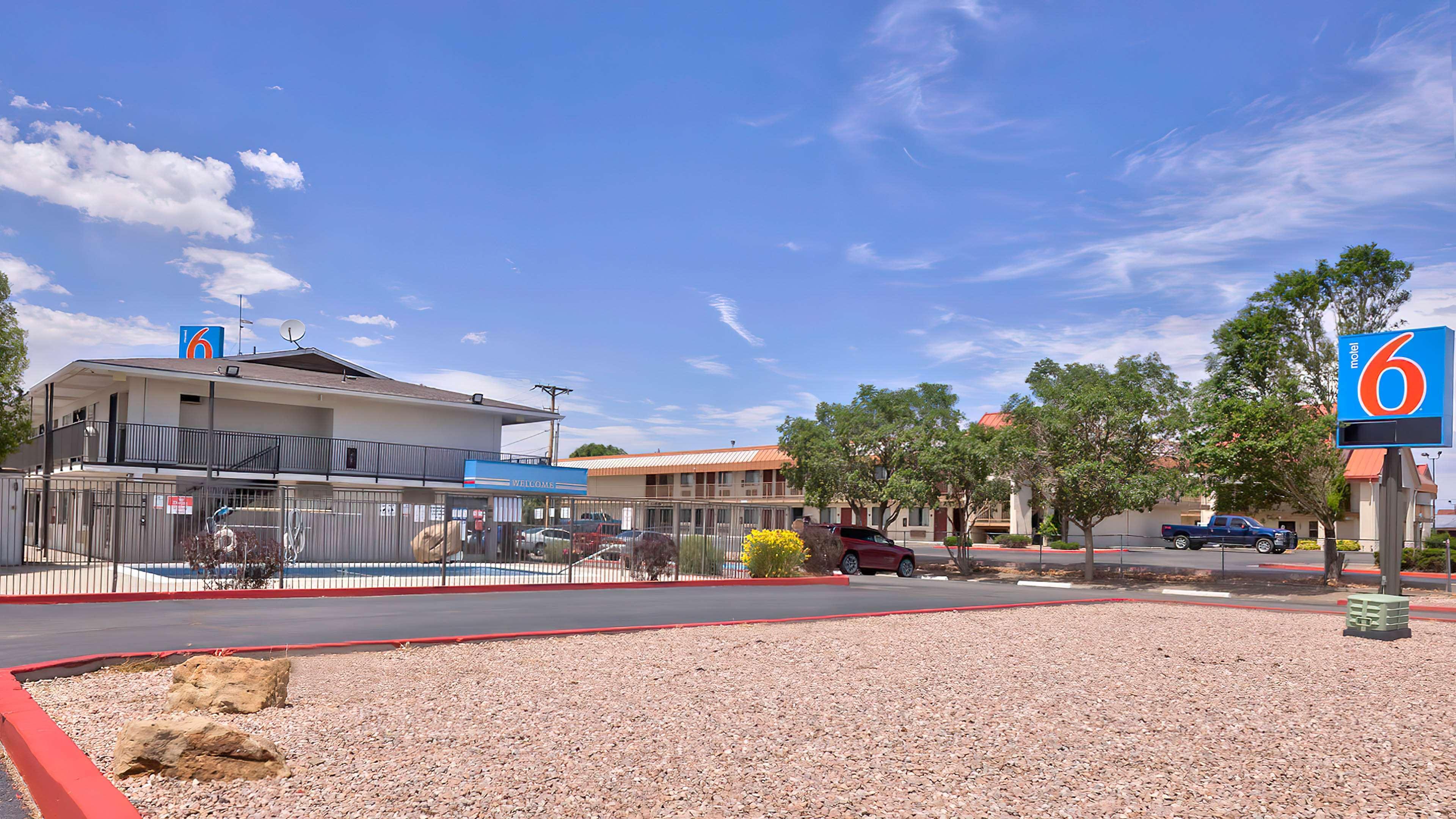 Vista Exterior Motel 6 Gallup, NM