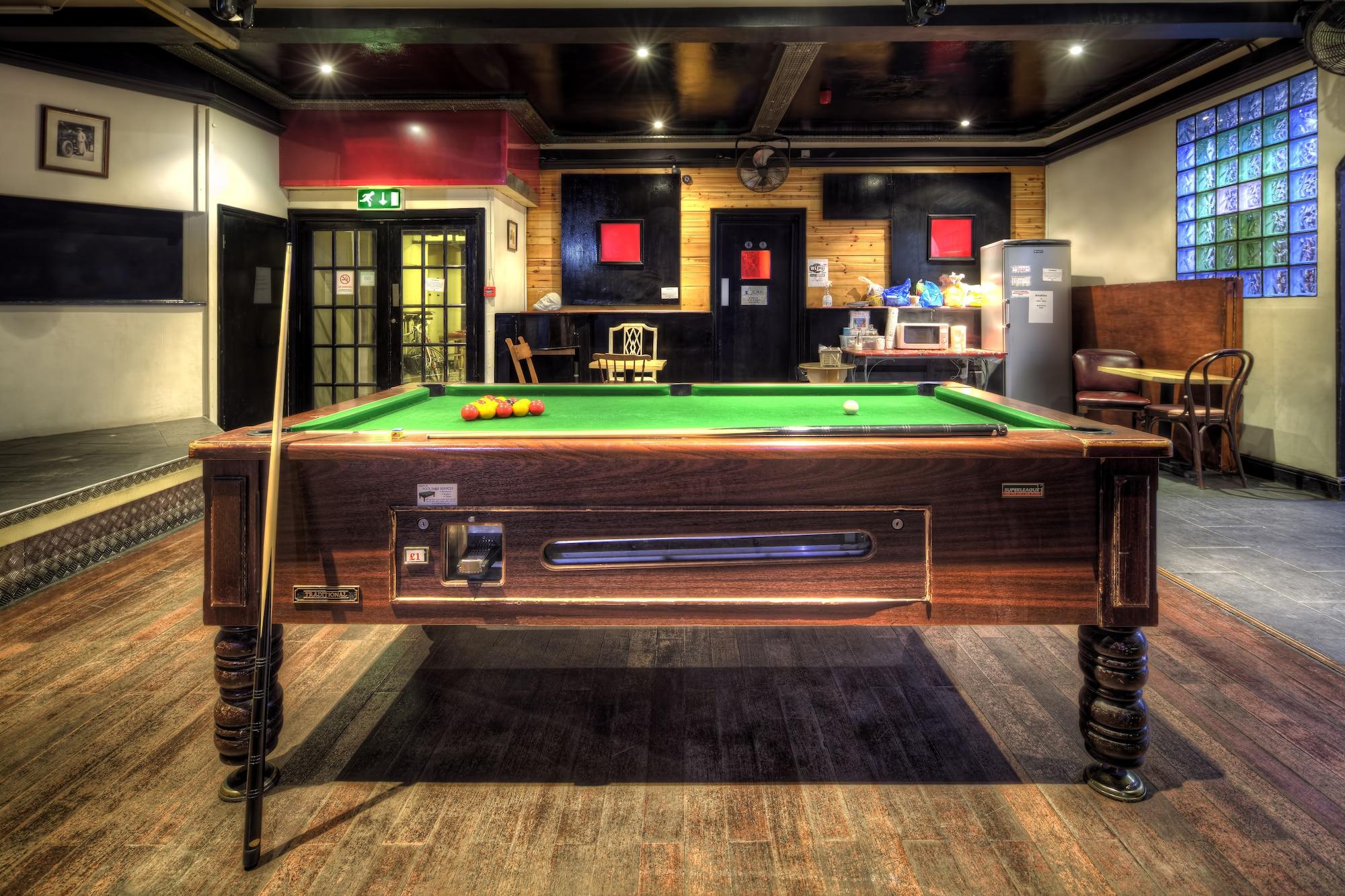 Instalaciones Recreativas Arsenal Tavern Backpackers