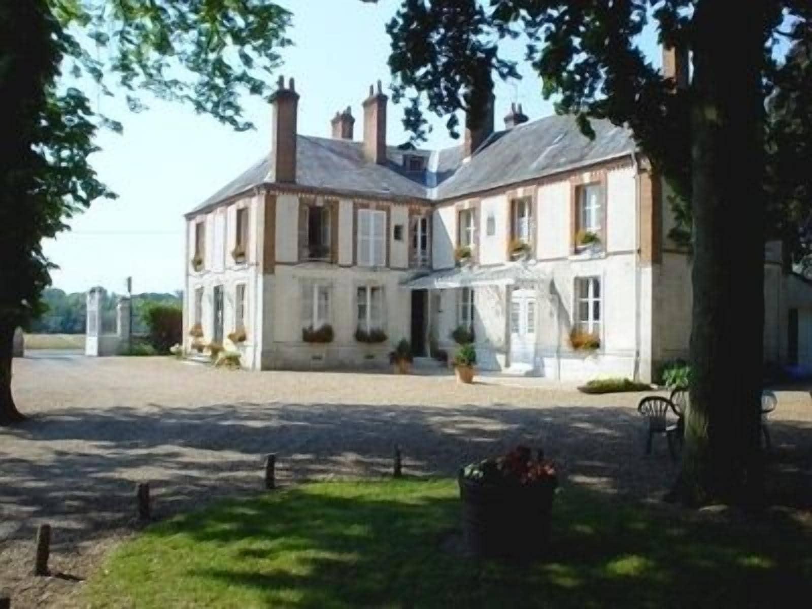 Vista Exterior Hotel La Villa des Bordes