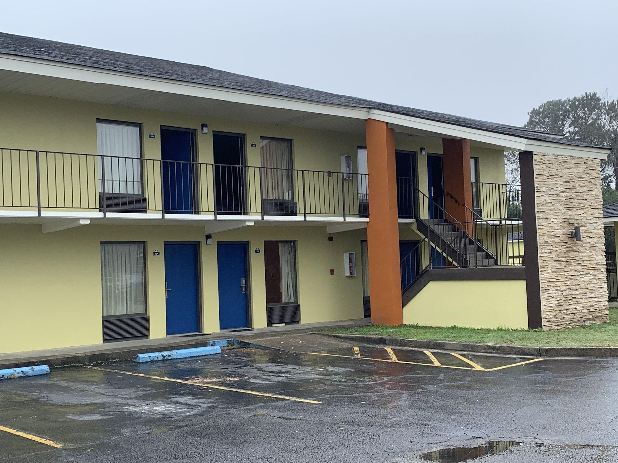 Vista Exterior Days Inn by Wyndham Aiken - Interstate Hwy 20