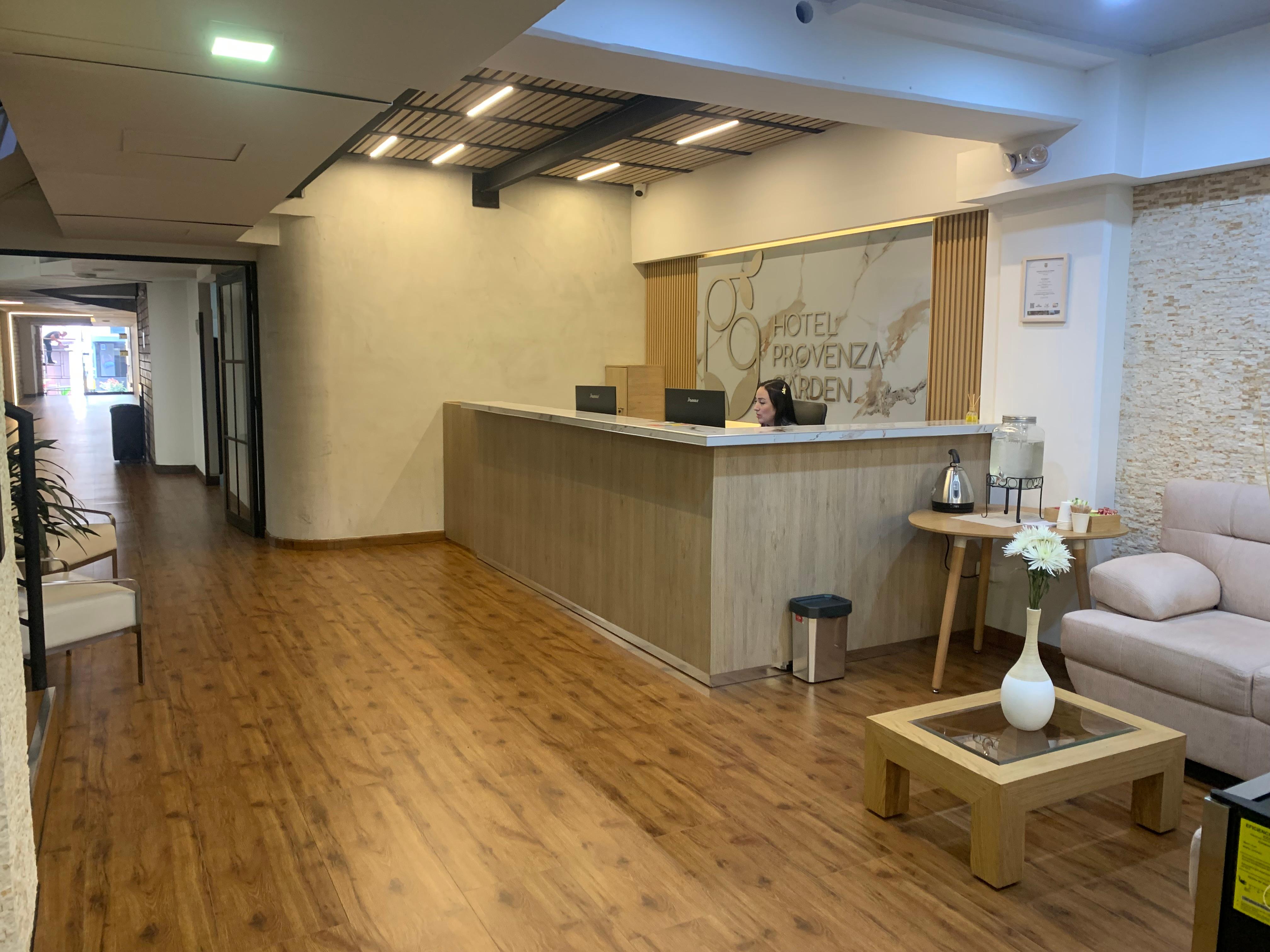 Vista Lobby Hotel Provenza Garden