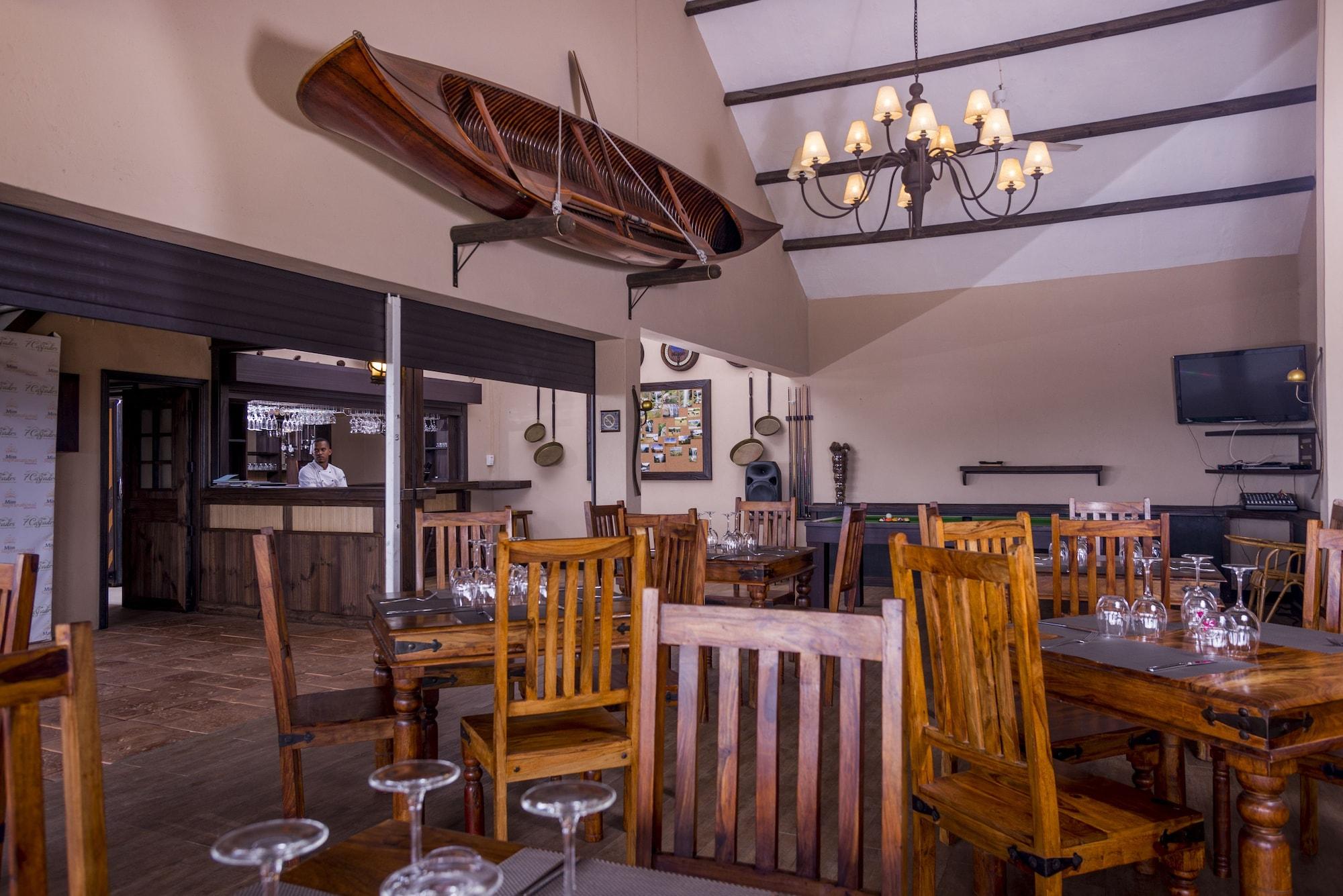 Vista Lobby 7 Cascades Restaurant Bar & Lodges