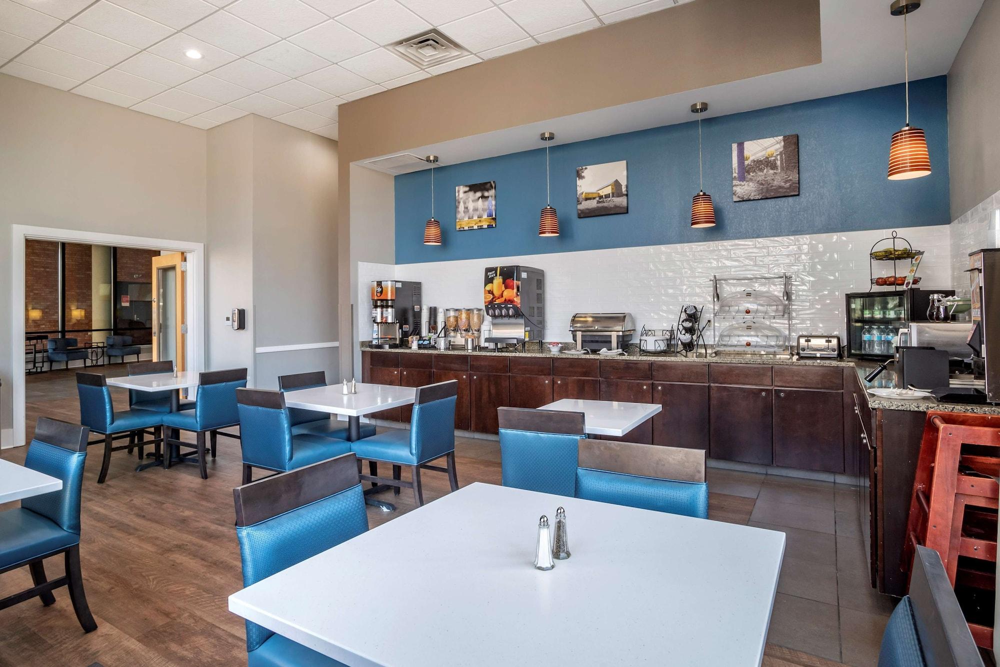 Restaurant Best Western Plus Philadelphia Airport S. At Widener Univ.