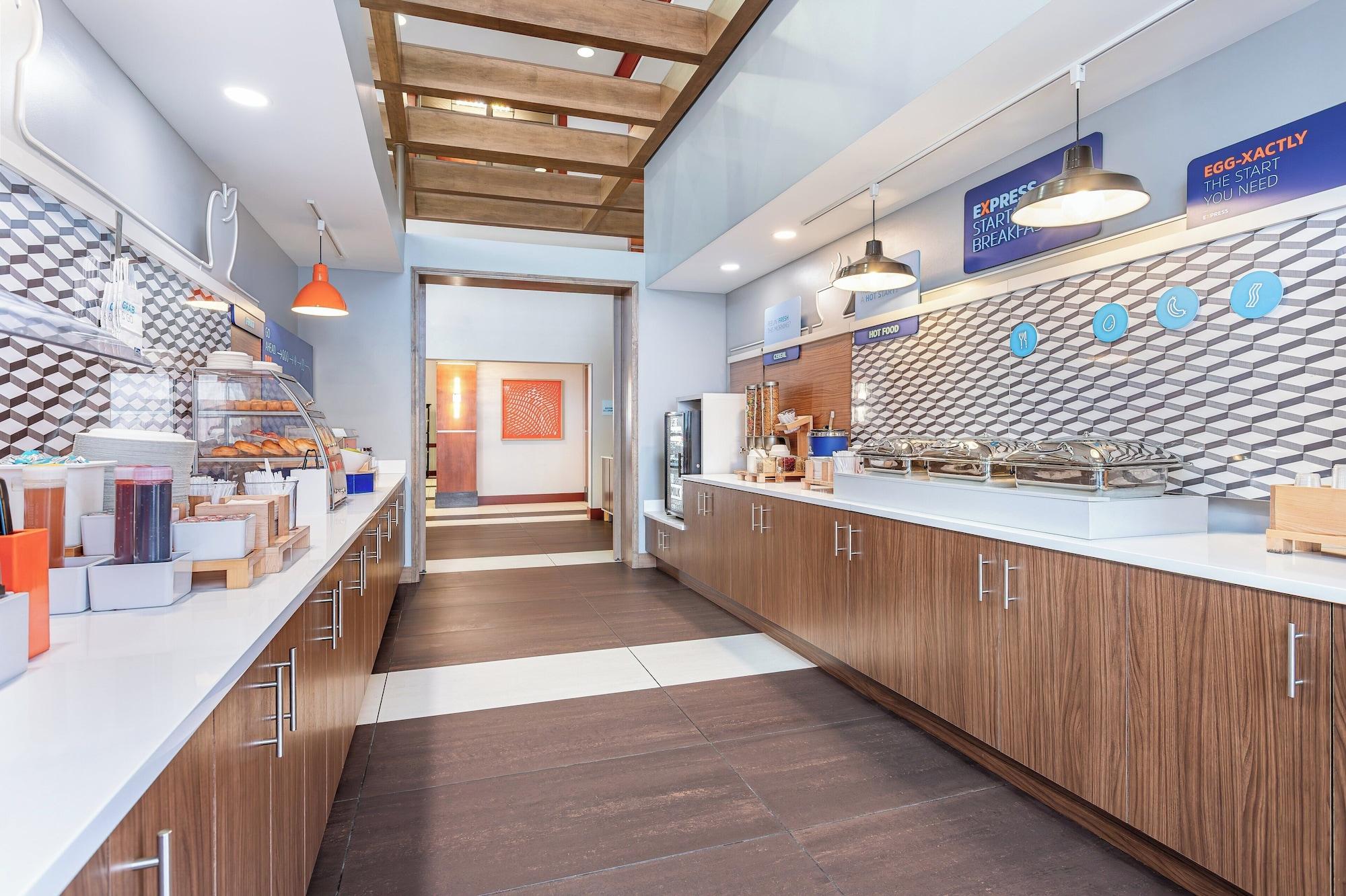 Restaurant Holiday Inn Express and Suites Columbus Edinburgh by IHG