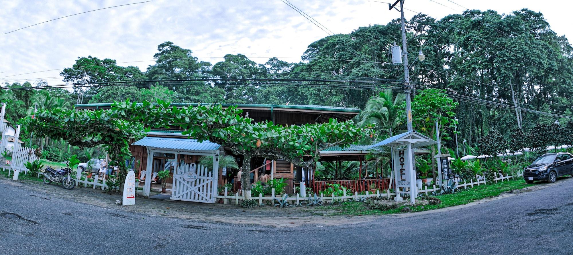 Vista Exterior Hotel La Isla Inn