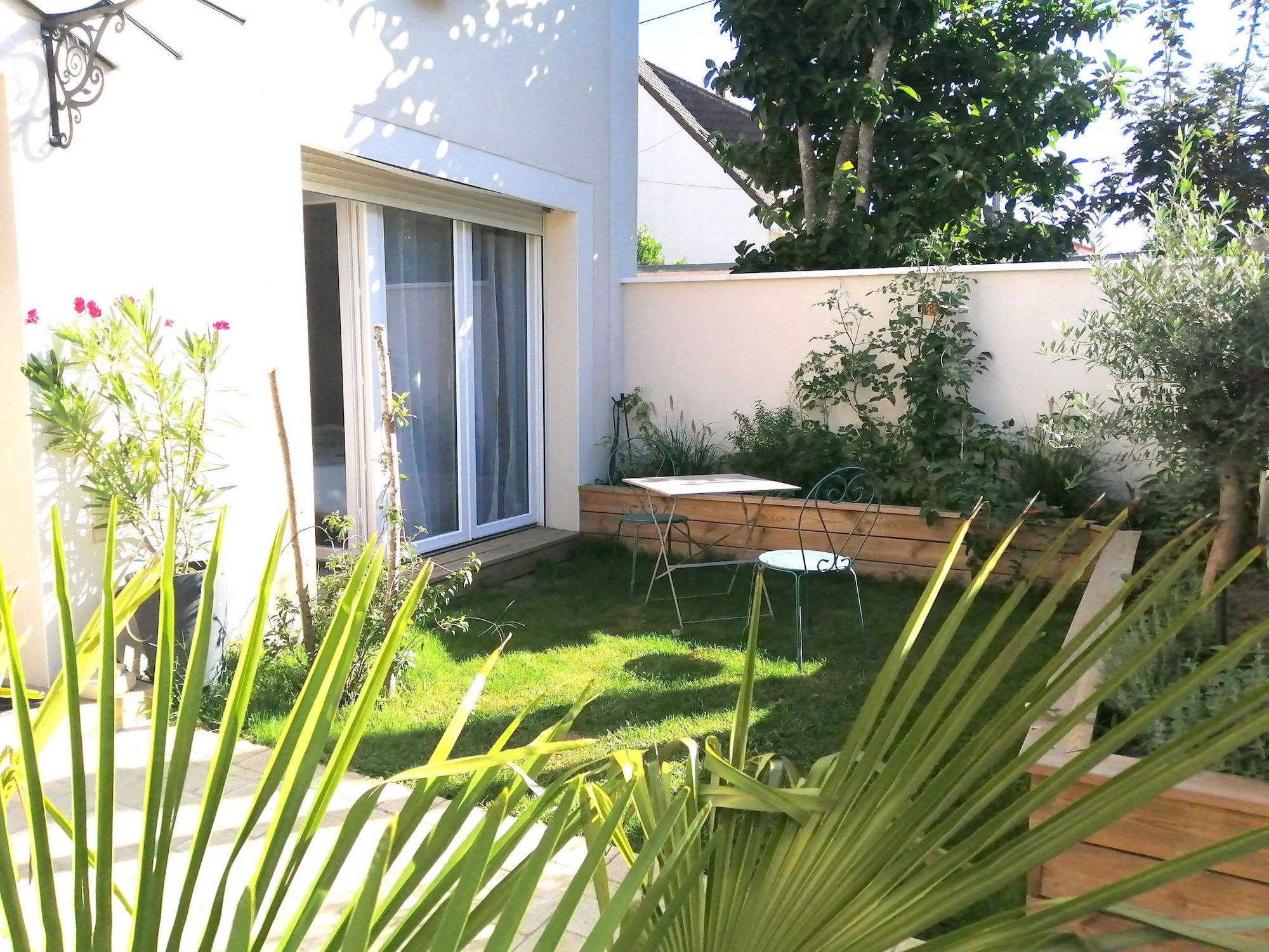 Vista Exterior Studios confort  VILLA VOLTAIRE