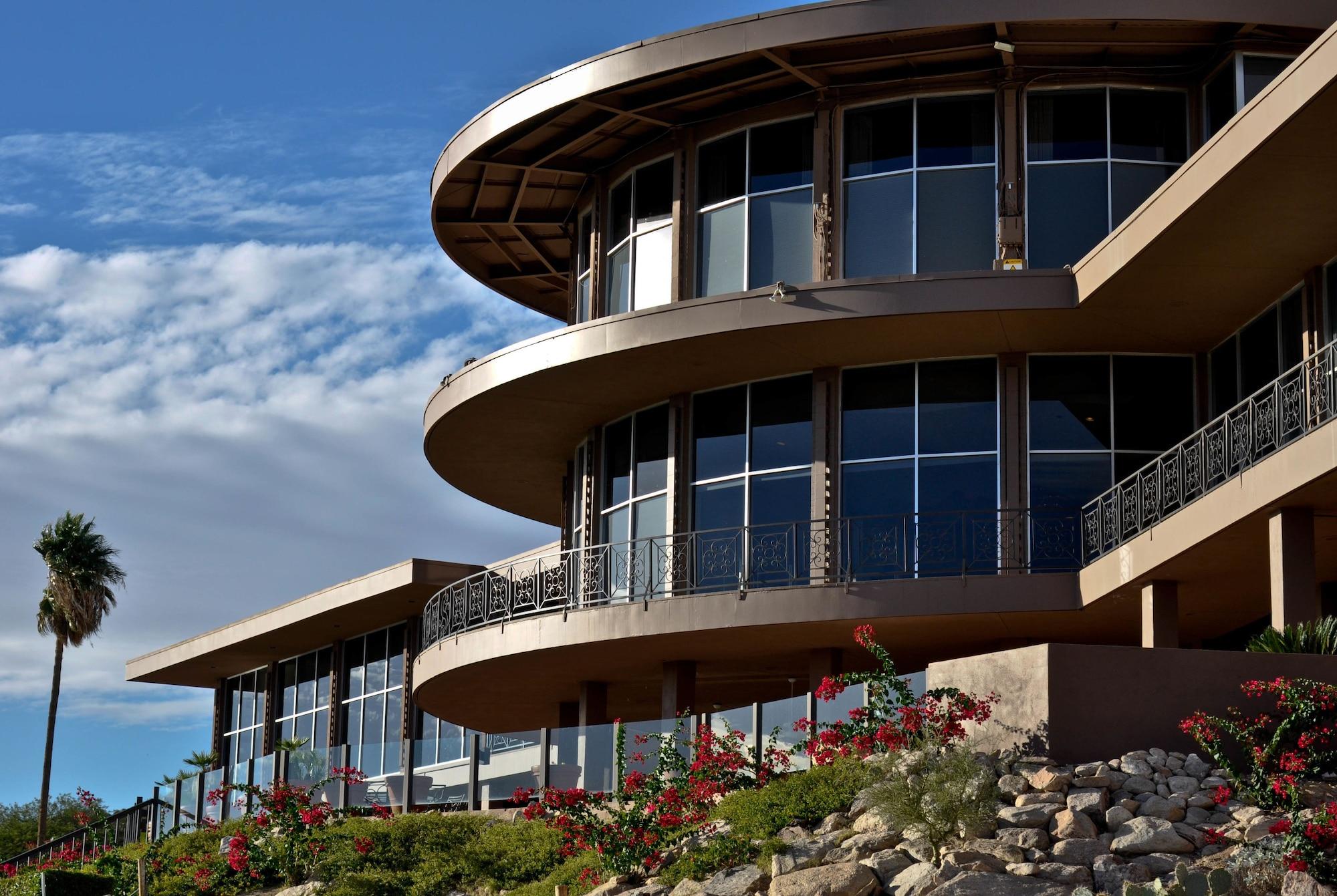 Vista Exterior Mission Hill Casitas