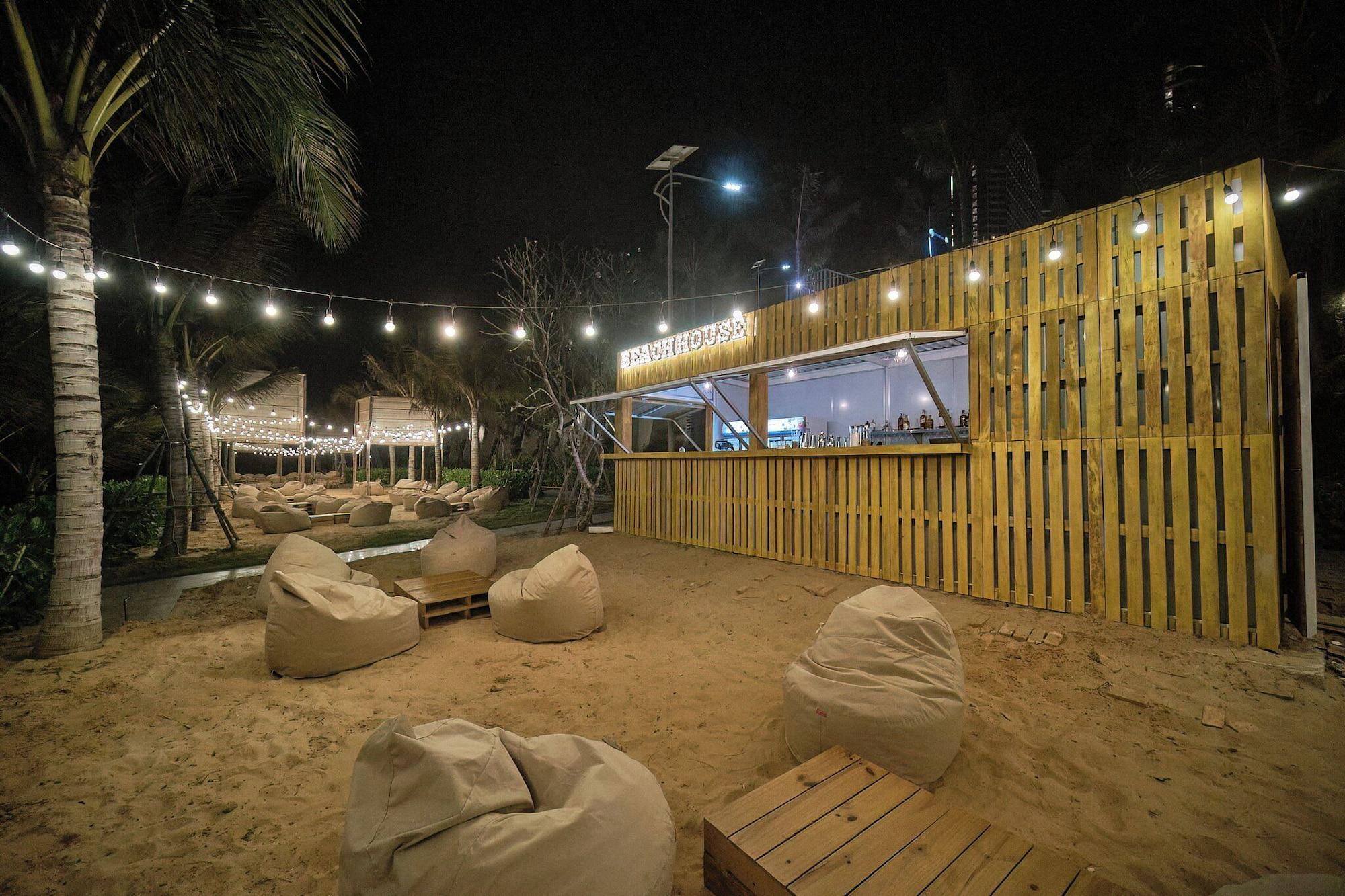 Restaurant CONDOTEL CHAM BAY LUXURY