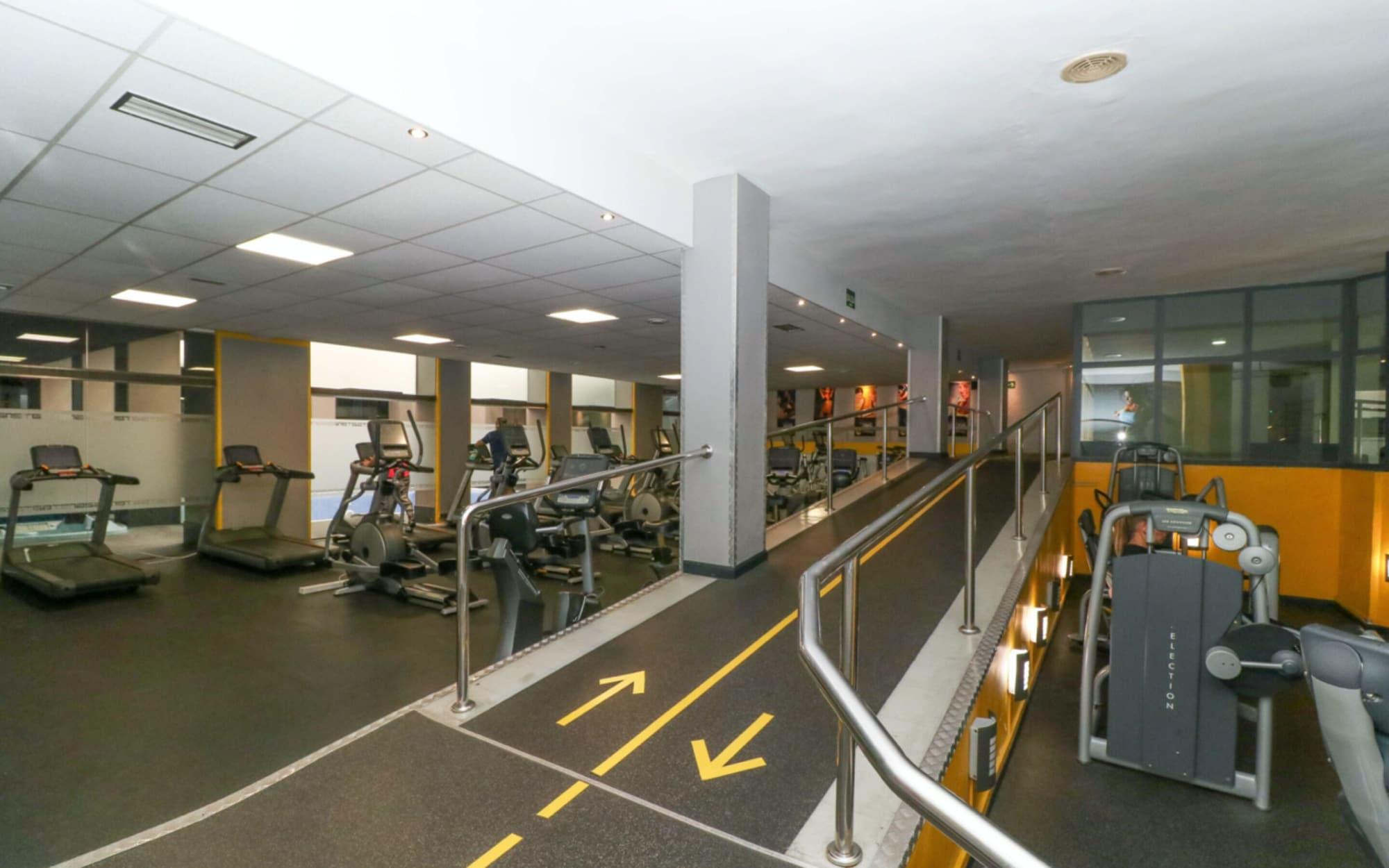 Gimnasio Apartamentos Benal Beach Group