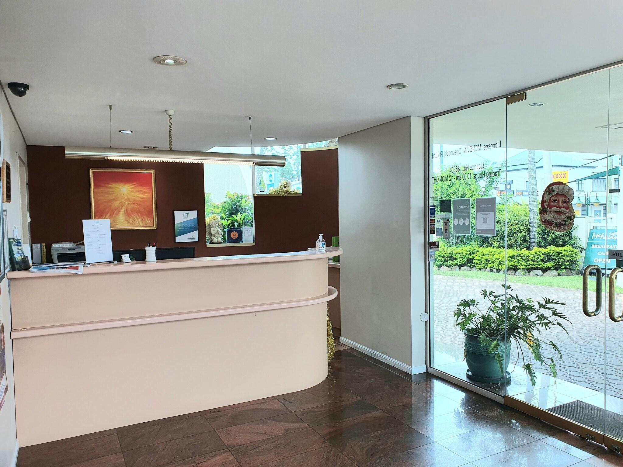 Vista Lobby McNevins Parkway Motel