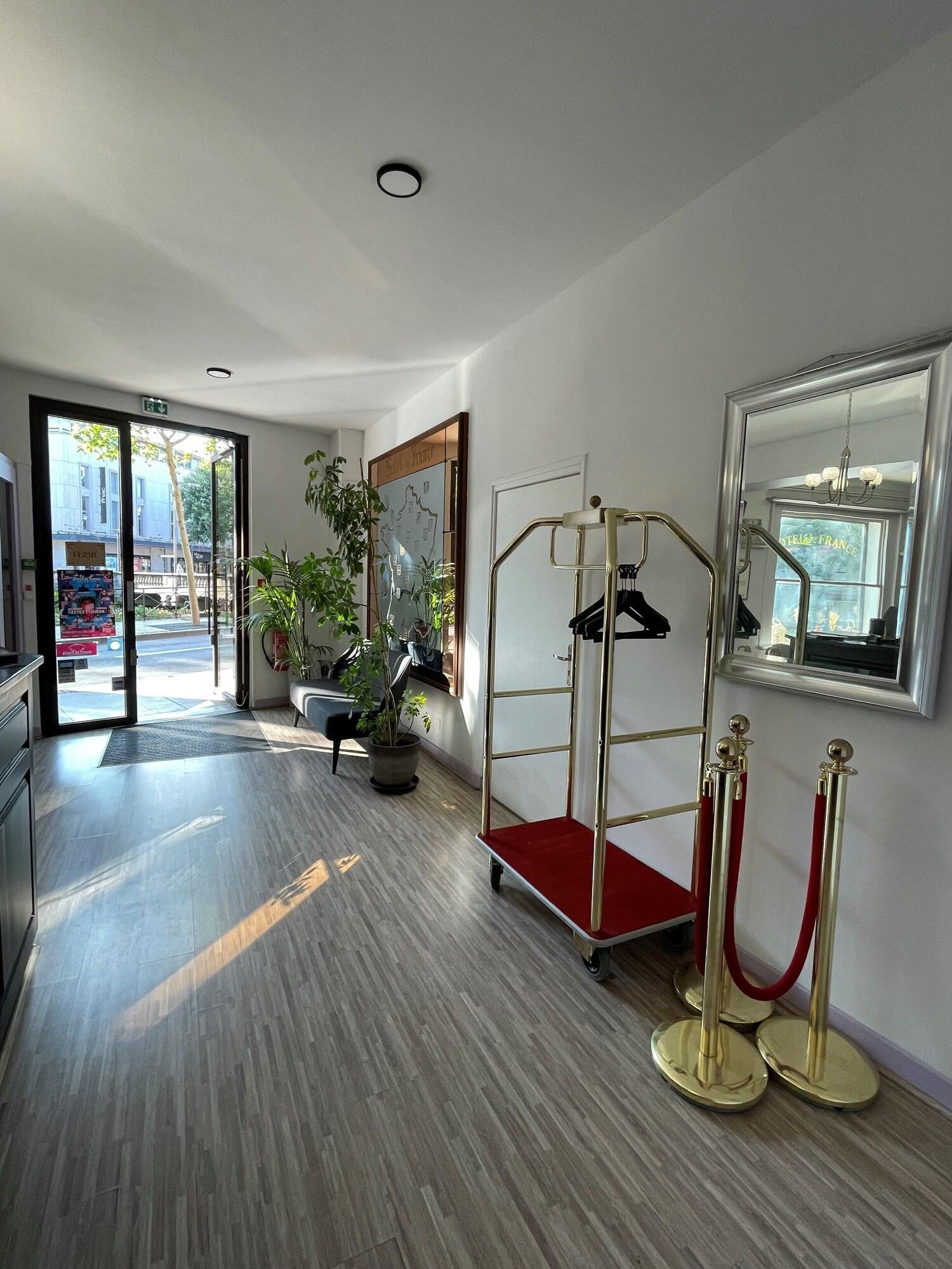 Vista Lobby Hôtel de France