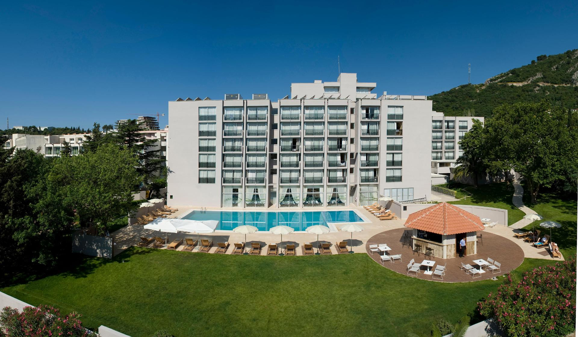 Vista Exterior Hotel Tara