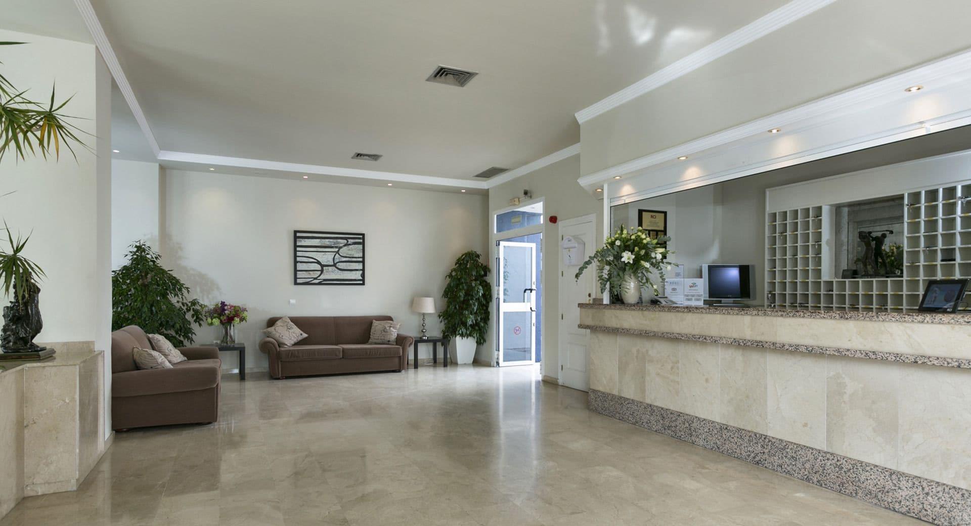 Vista Lobby Apartamentos Ona Campanario