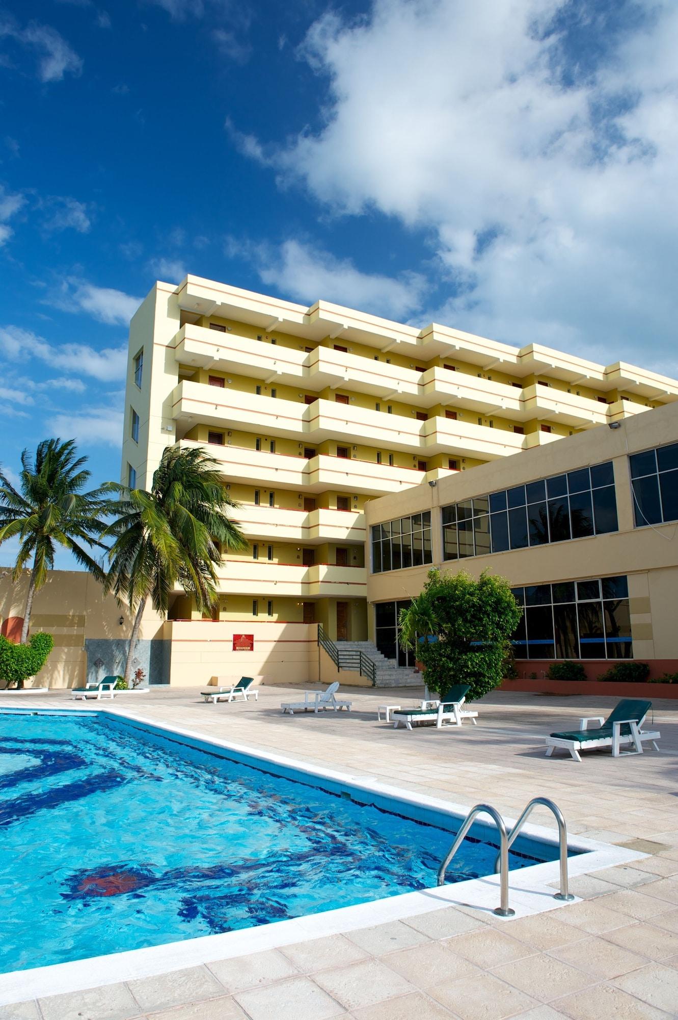Vista Exterior Ramada Belize City Princess Hotel