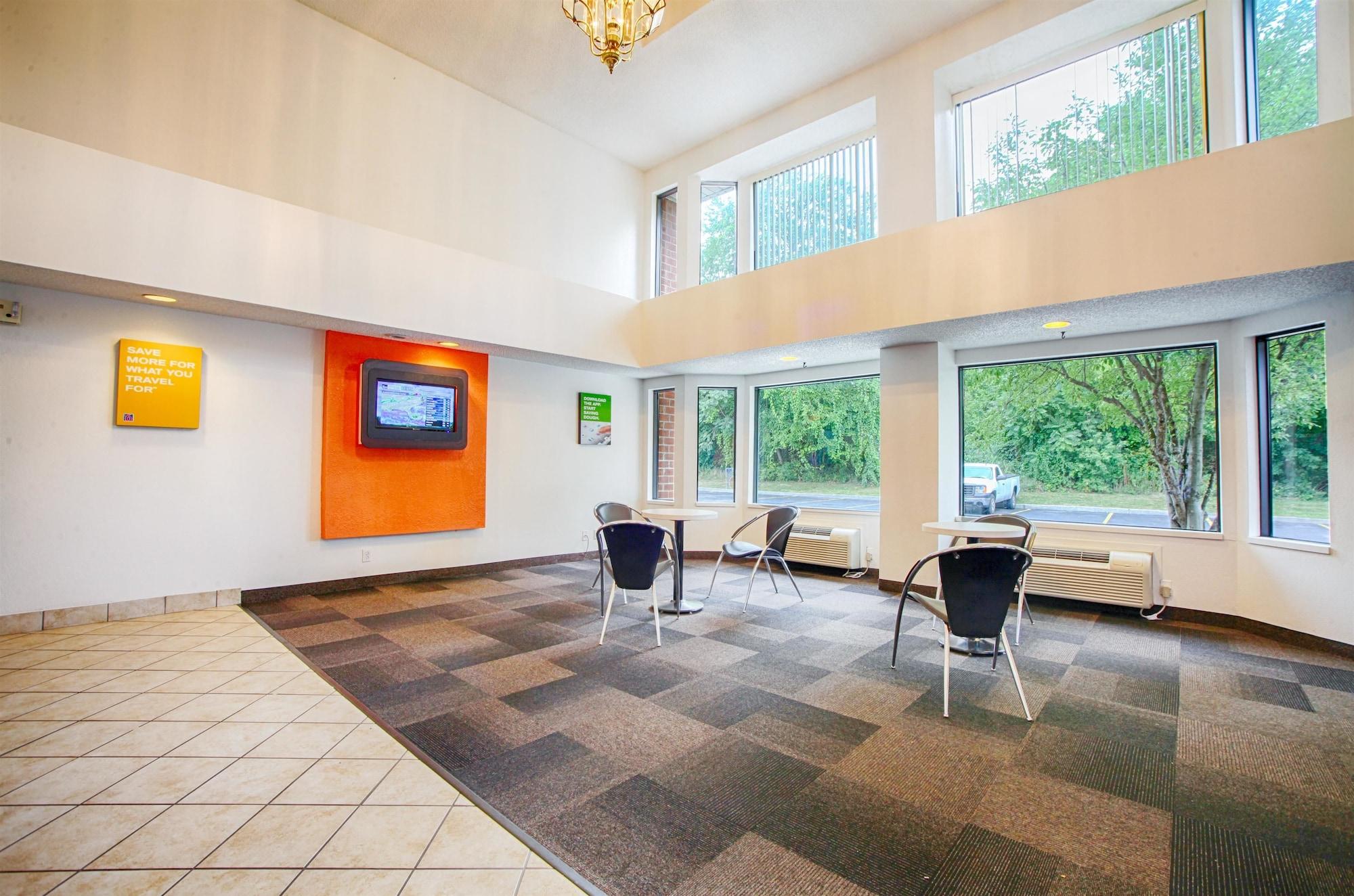 Vista Lobby Motel 6 Albany, NY